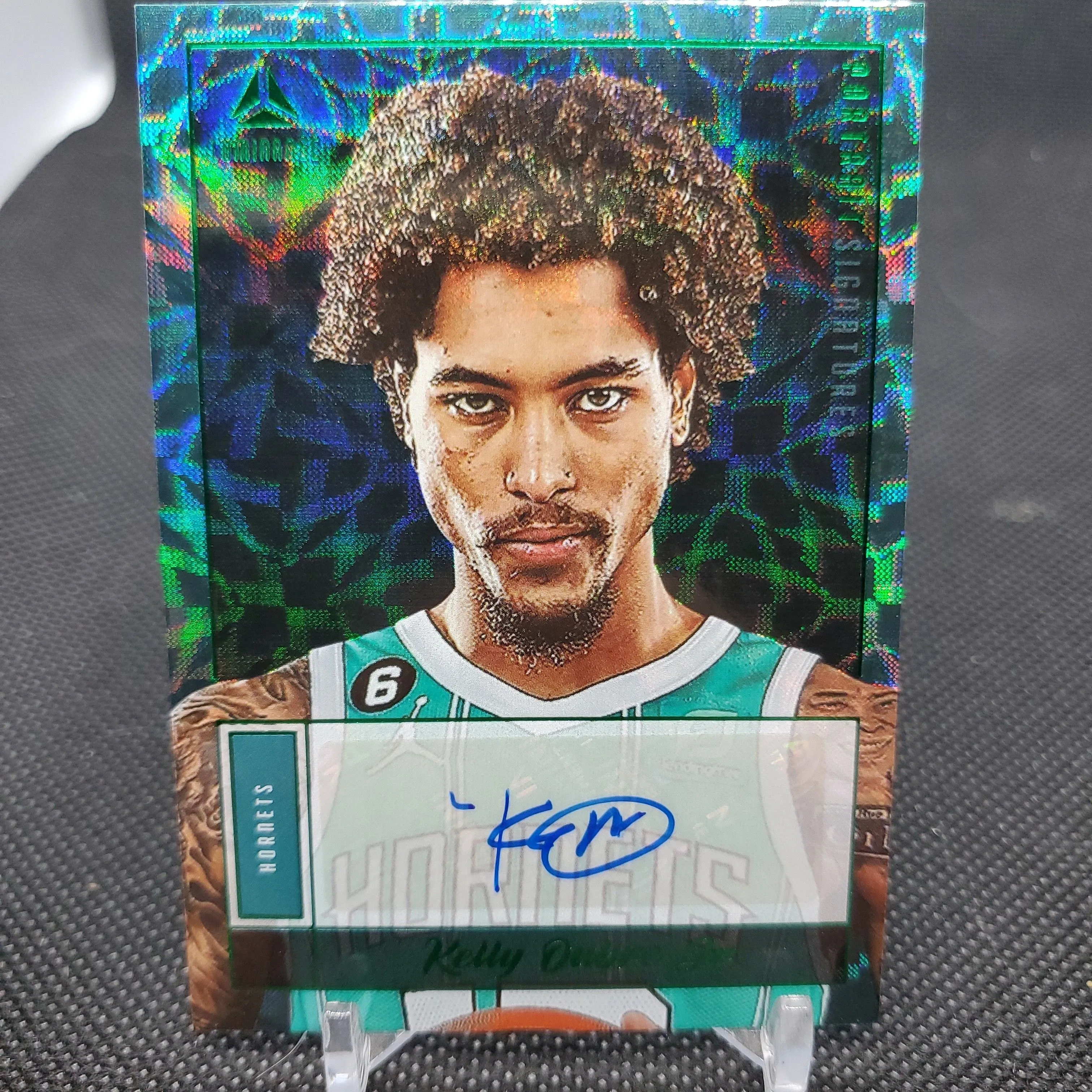 Product image for 2022 Luminance Portrait Kelly Oubre Auto 76ers Hornets