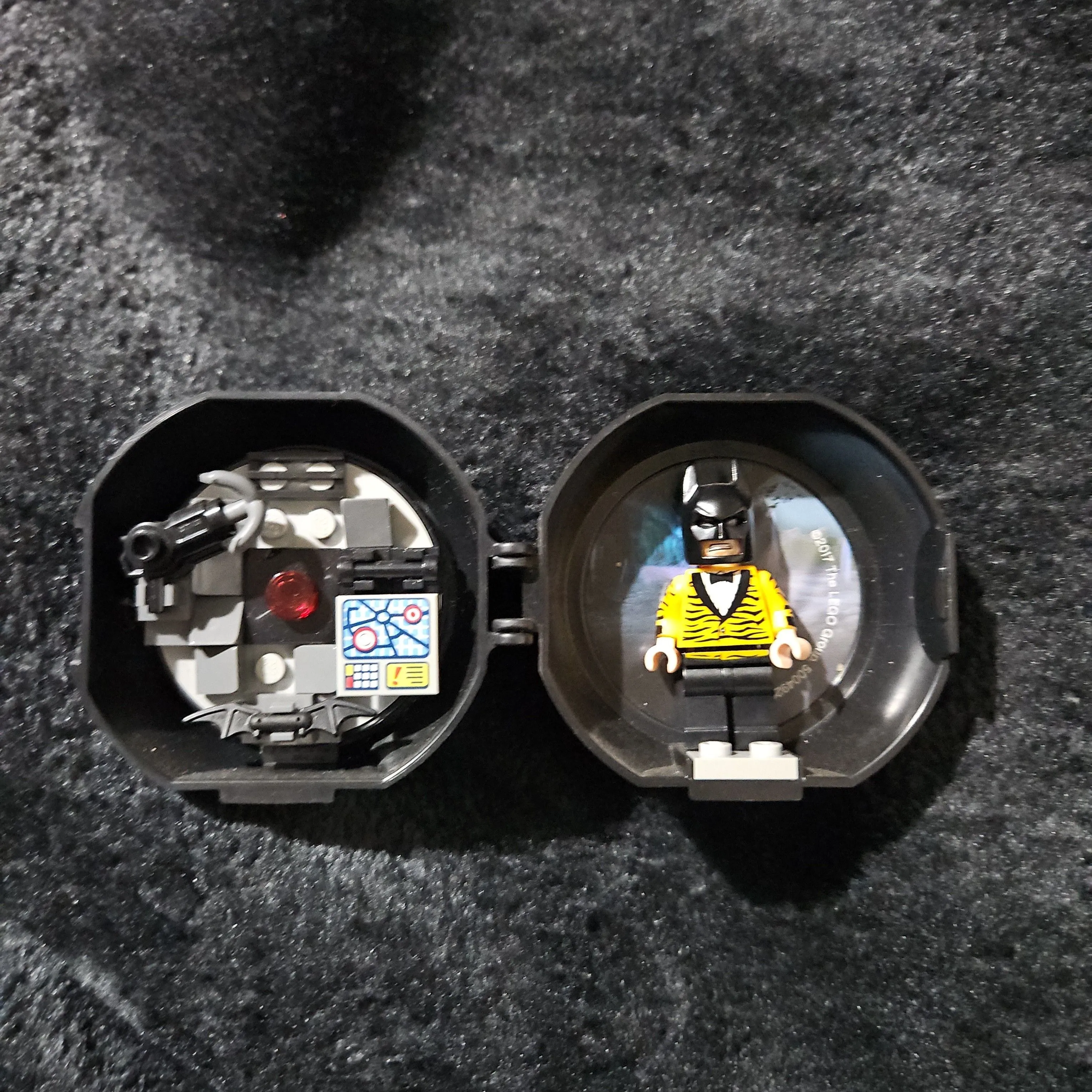 Product image for Tiger Suit Batman with Battle Pod - DC - Lego Minifigure