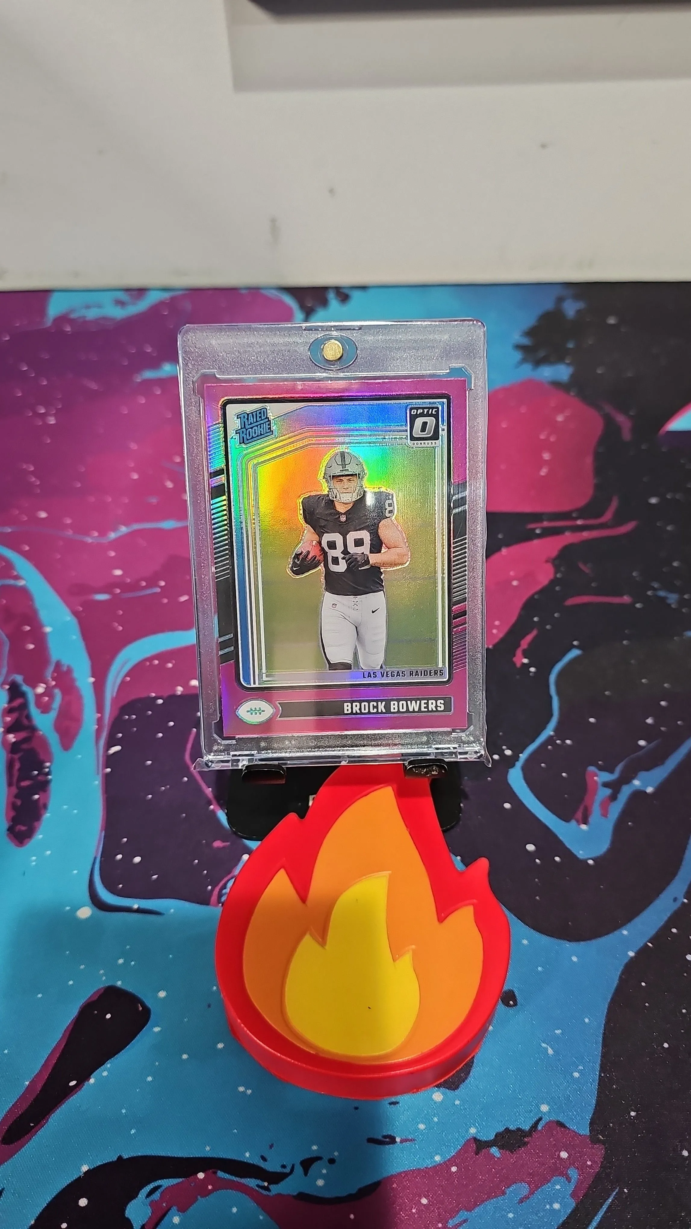 Product image for Brock Bowers 2024 Panini Donruss Optic O - Rated Rookie #215 Pink Prizm (RC)