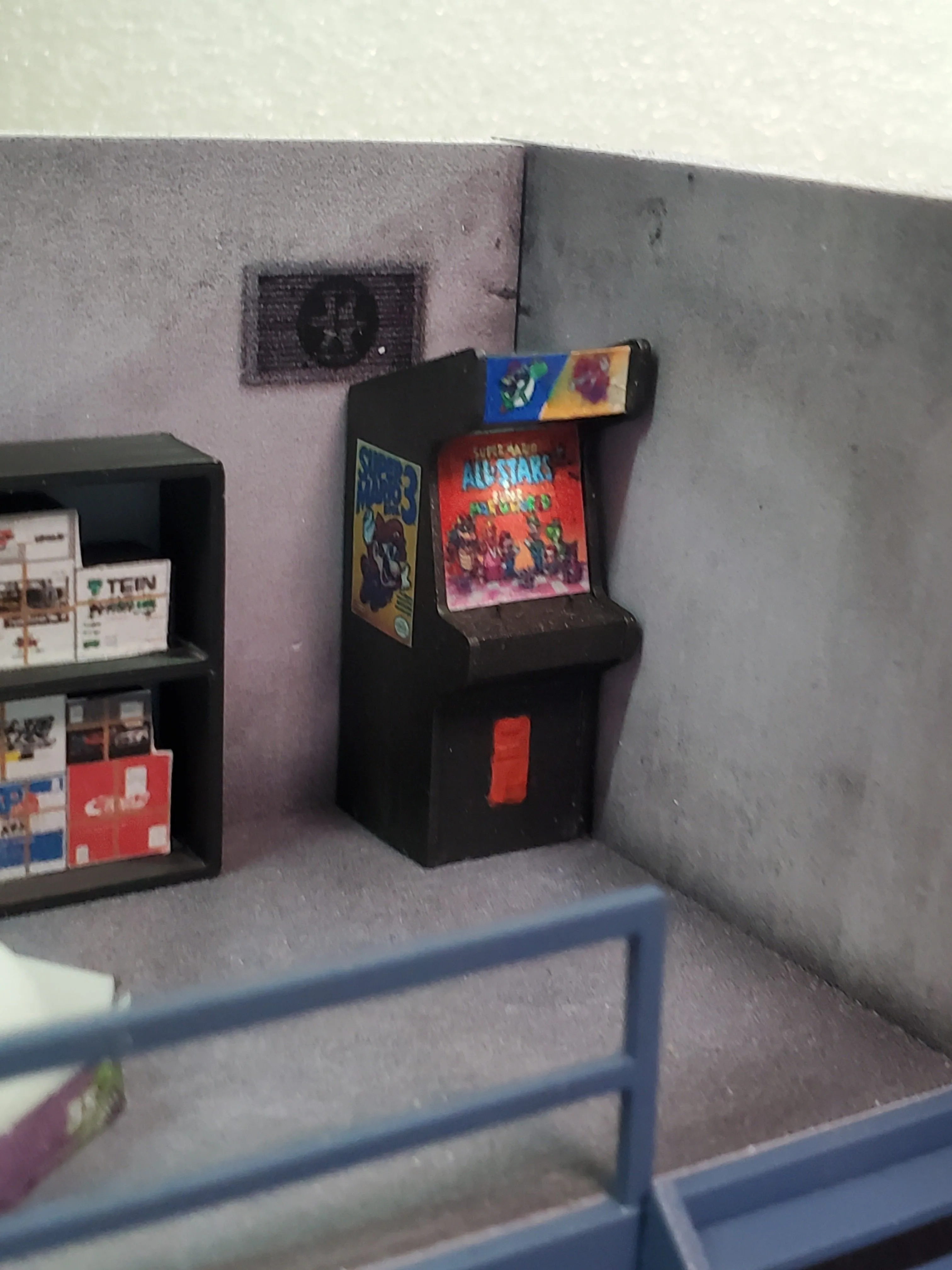 Product image for Arcade Game Super Mario with led light Resin color black scale 1/64 for Dioramas