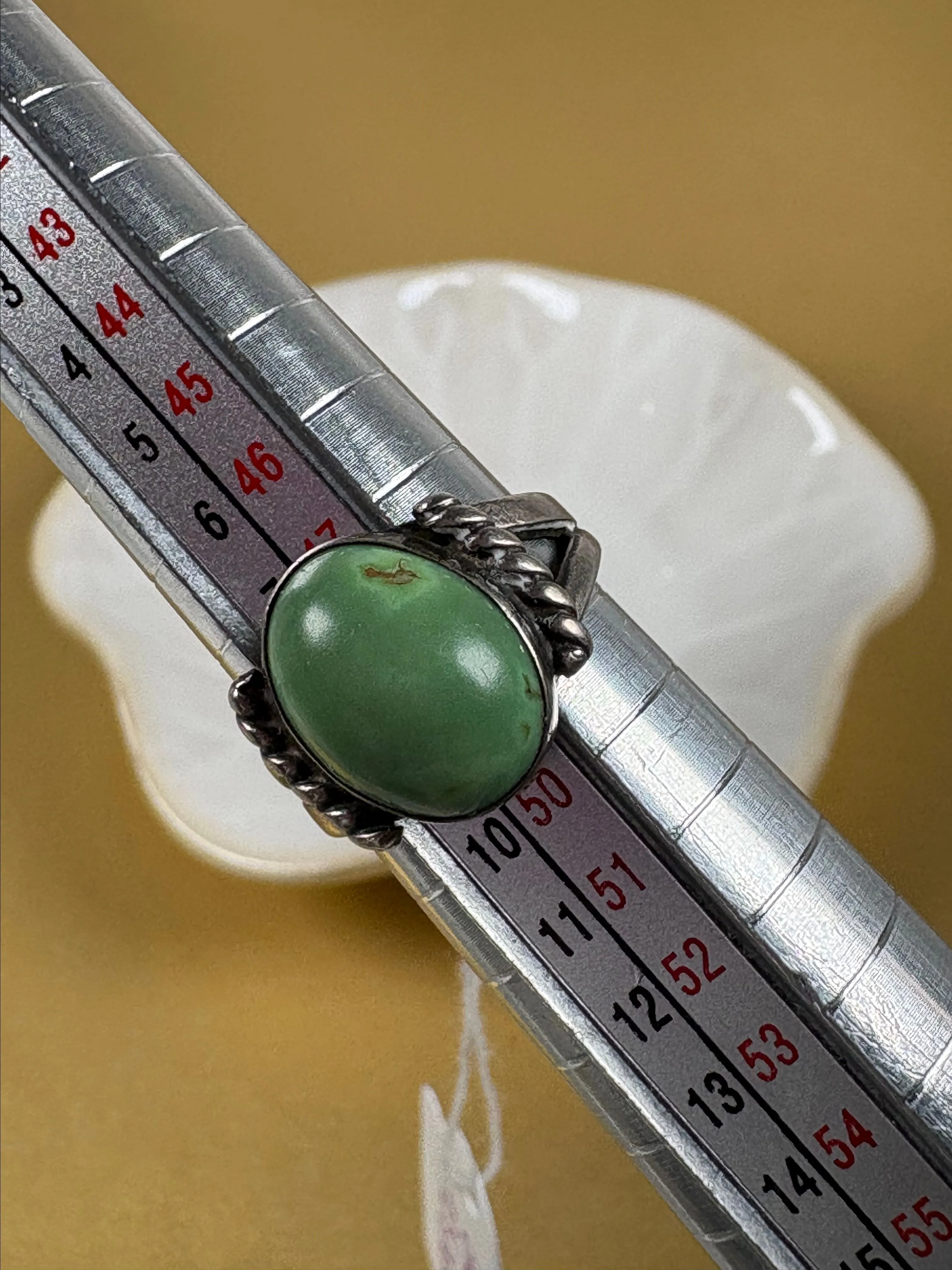 Listing Image Blurred Background
