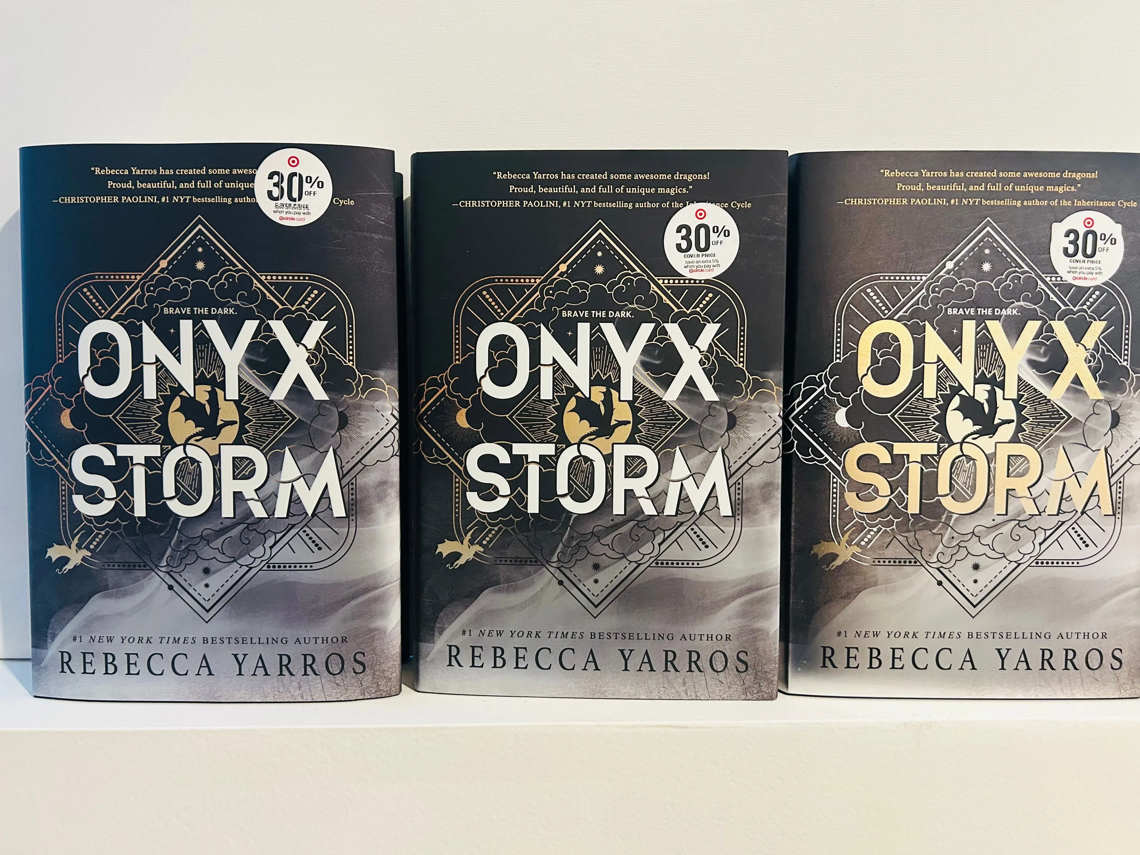 Product image for Onyx Storm Deluxe Exclusive Limited Edition Dragon Sprayed Edges Hardcover Set