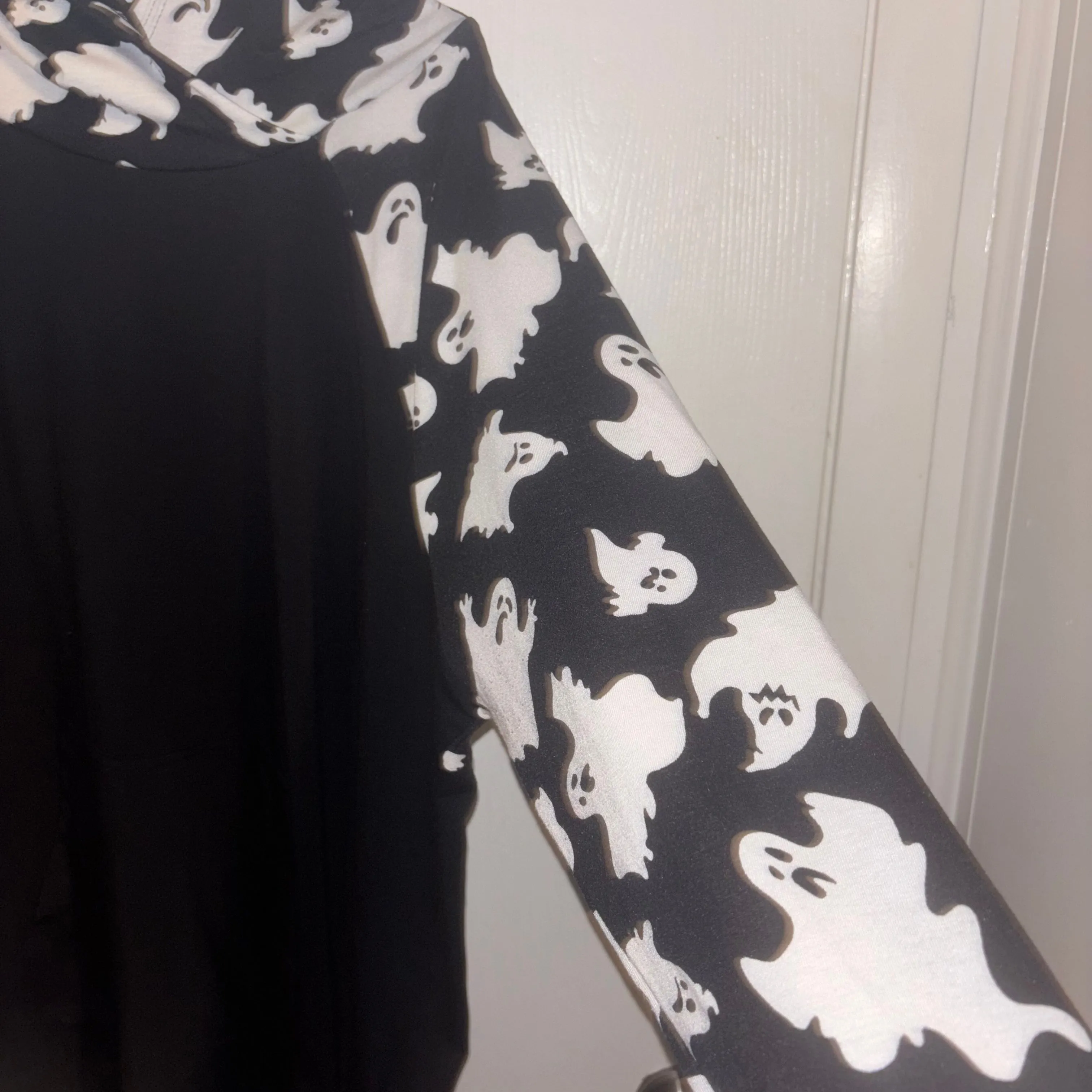 Listing Image Blurred Background