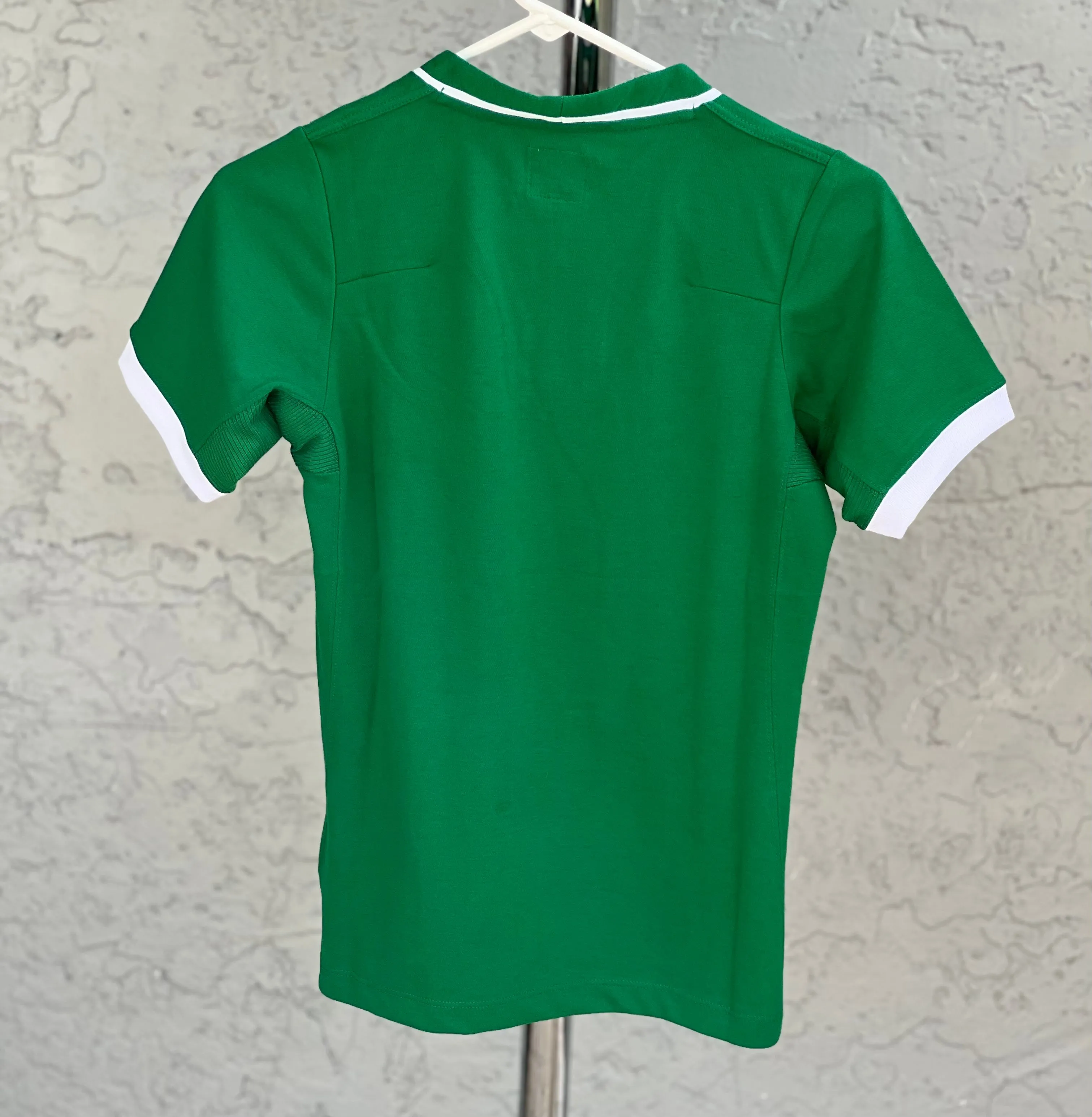 Listing Image Blurred Background