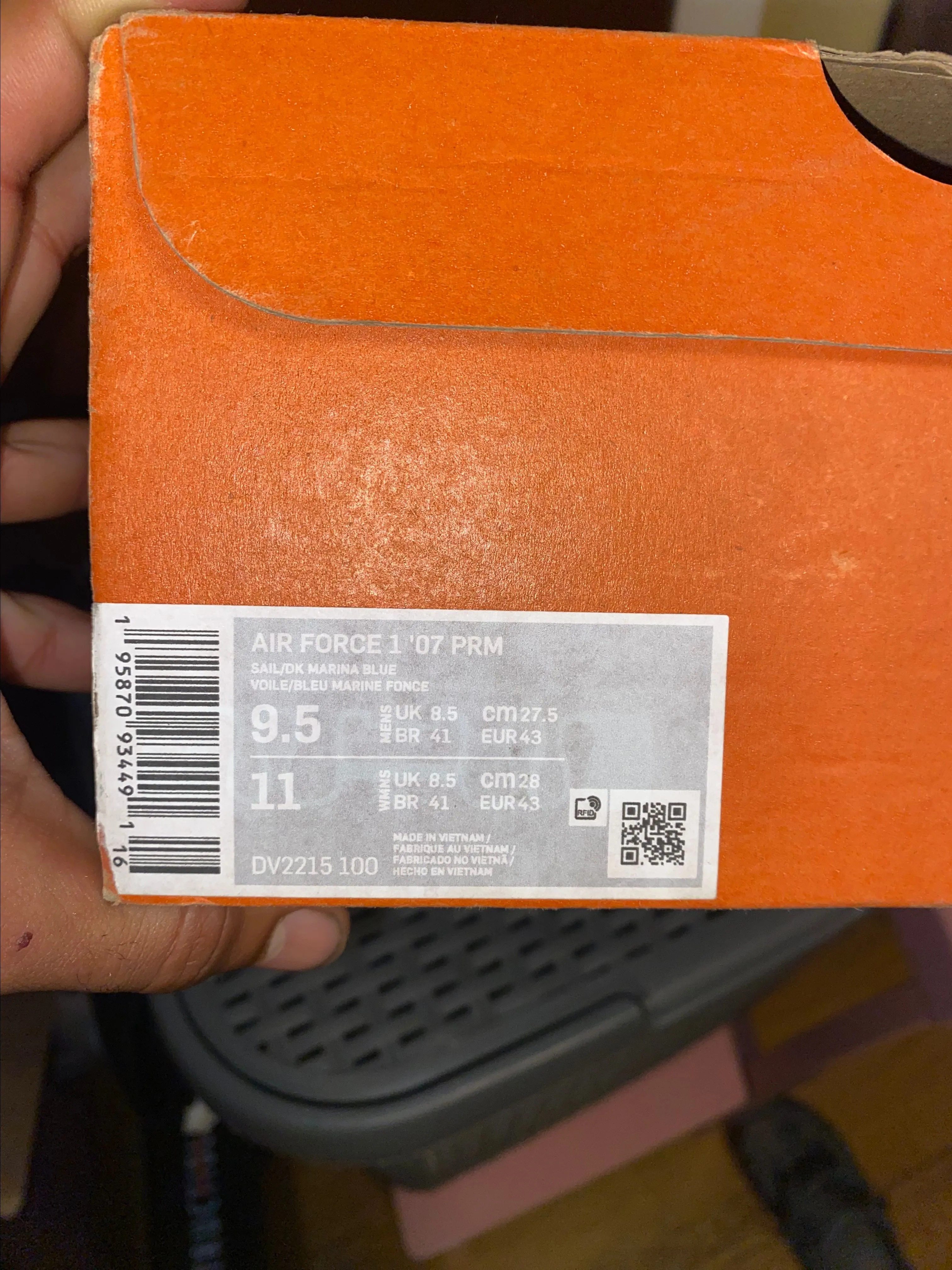 Listing Image Blurred Background