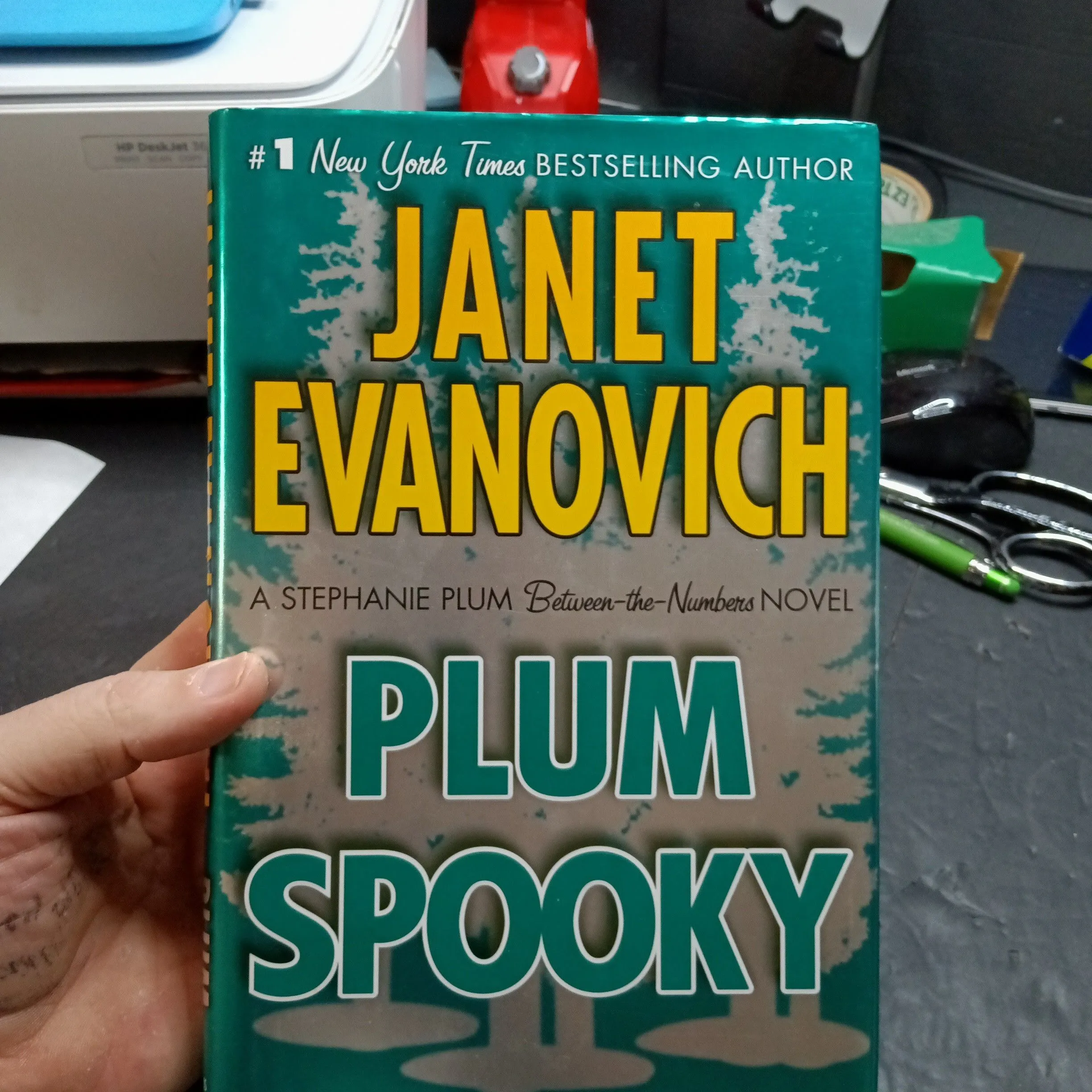 Product image for Janet Evanovich - Plum Spooky 
