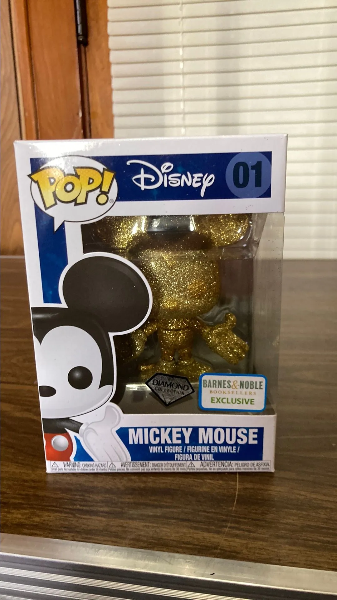 Product image for Mickey Mouse gold glitter