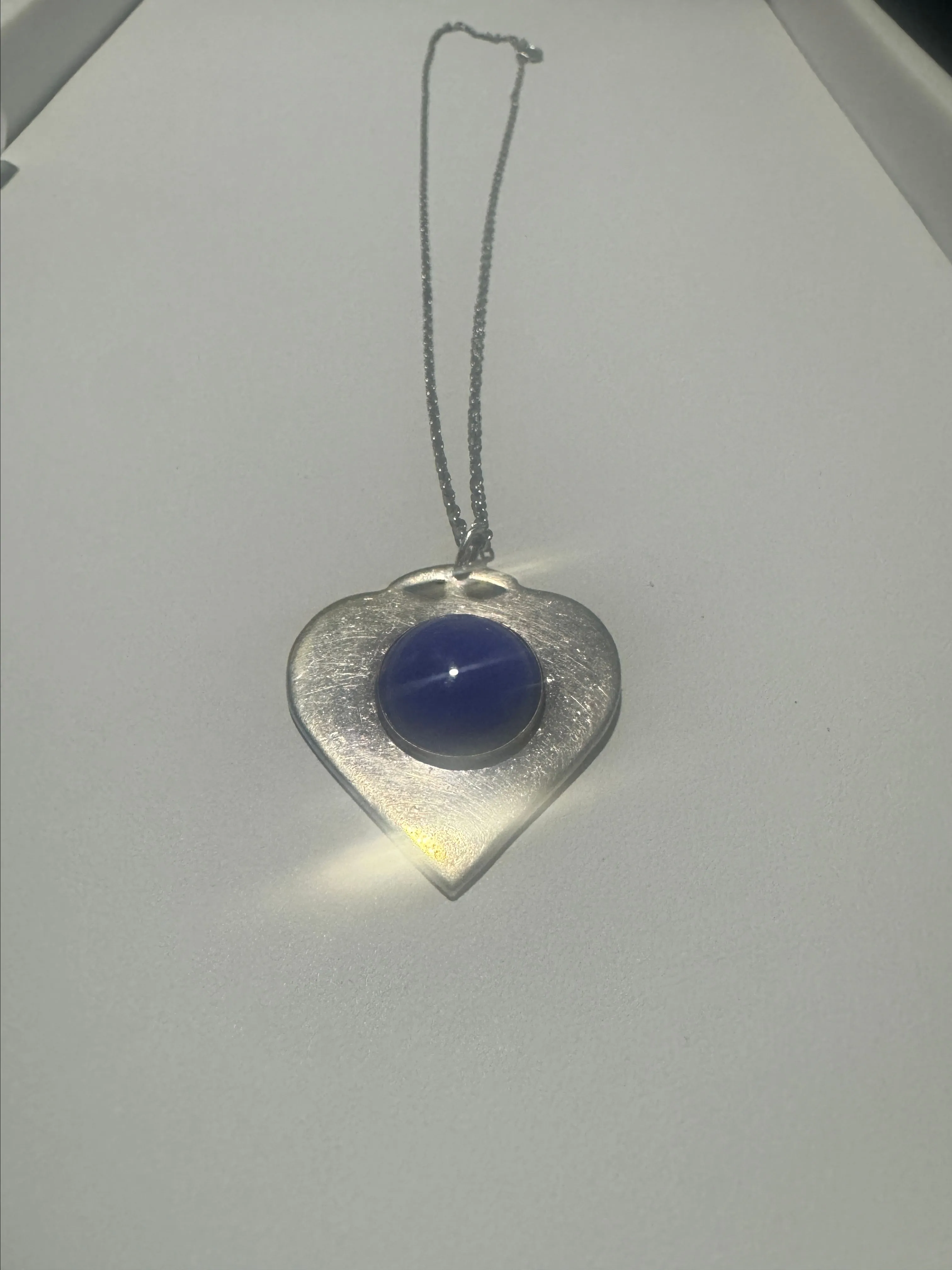 Product image for Vintage 925 Sterling silver and heart shaped pendant with lapis cabochon