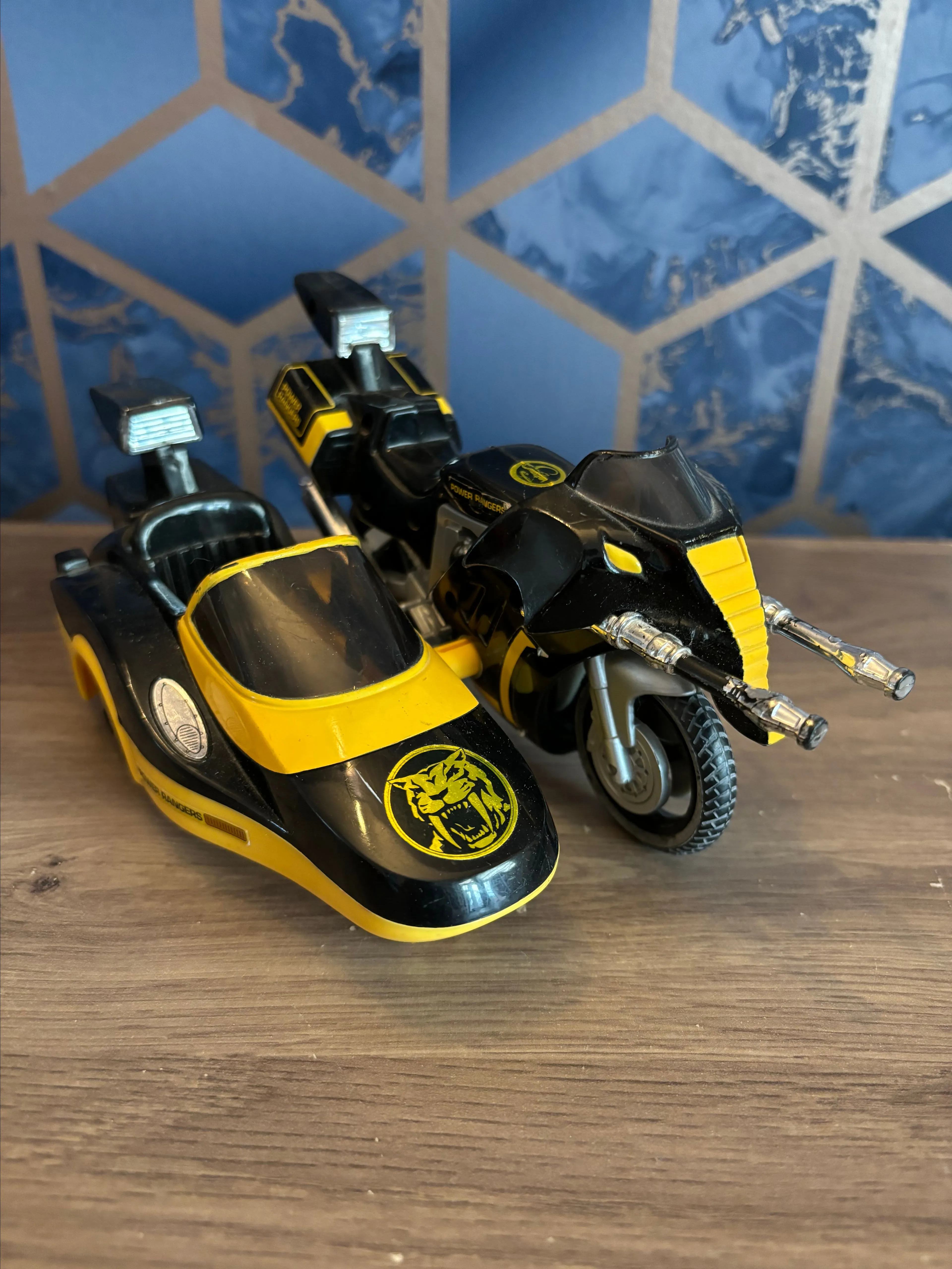 Product image for Mighty Morphin' Power Rangers Battle Bike With Black Ranger Bandai