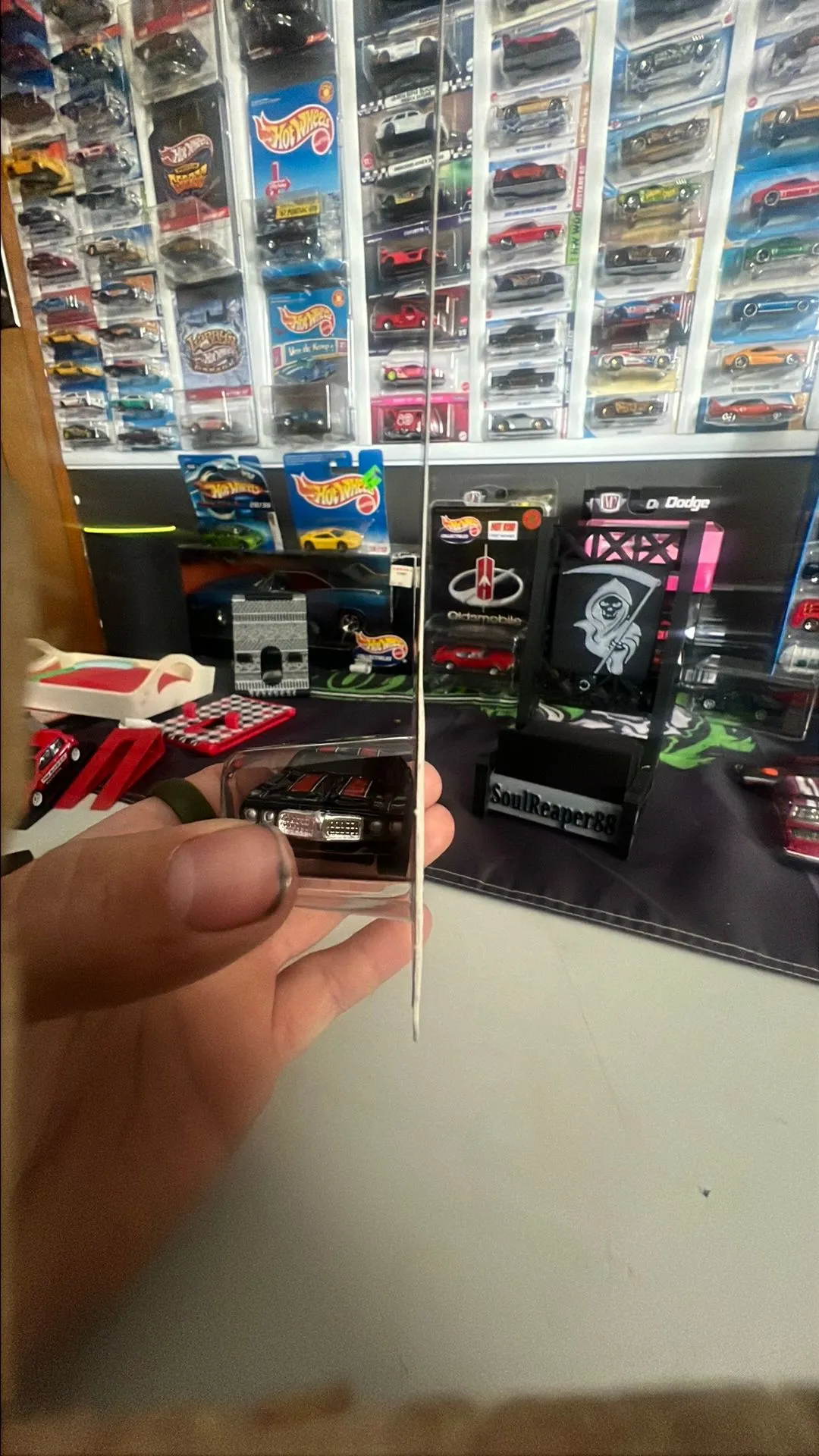 Listing Image Blurred Background