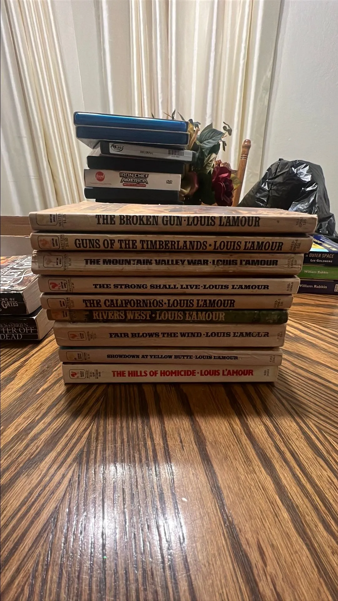 Product image for (Paperback) Lot of 9 LOUIS L’AMOUR Books