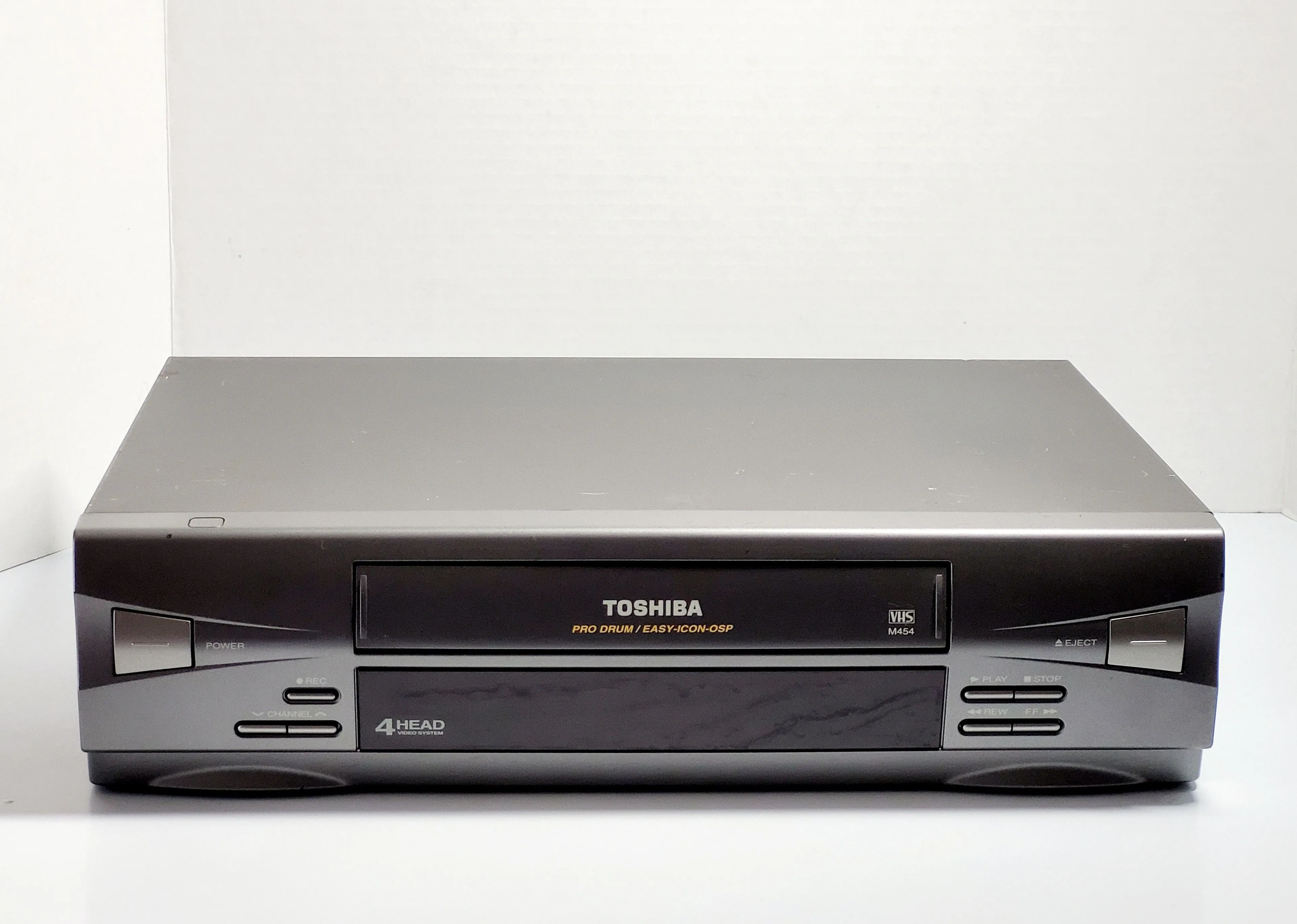 Product image for TOSHIBA M-454 Pro Drum Easy-Icon-OSP VCR 4 Head (NO Remote/Accessories) Working. Case has some cosme