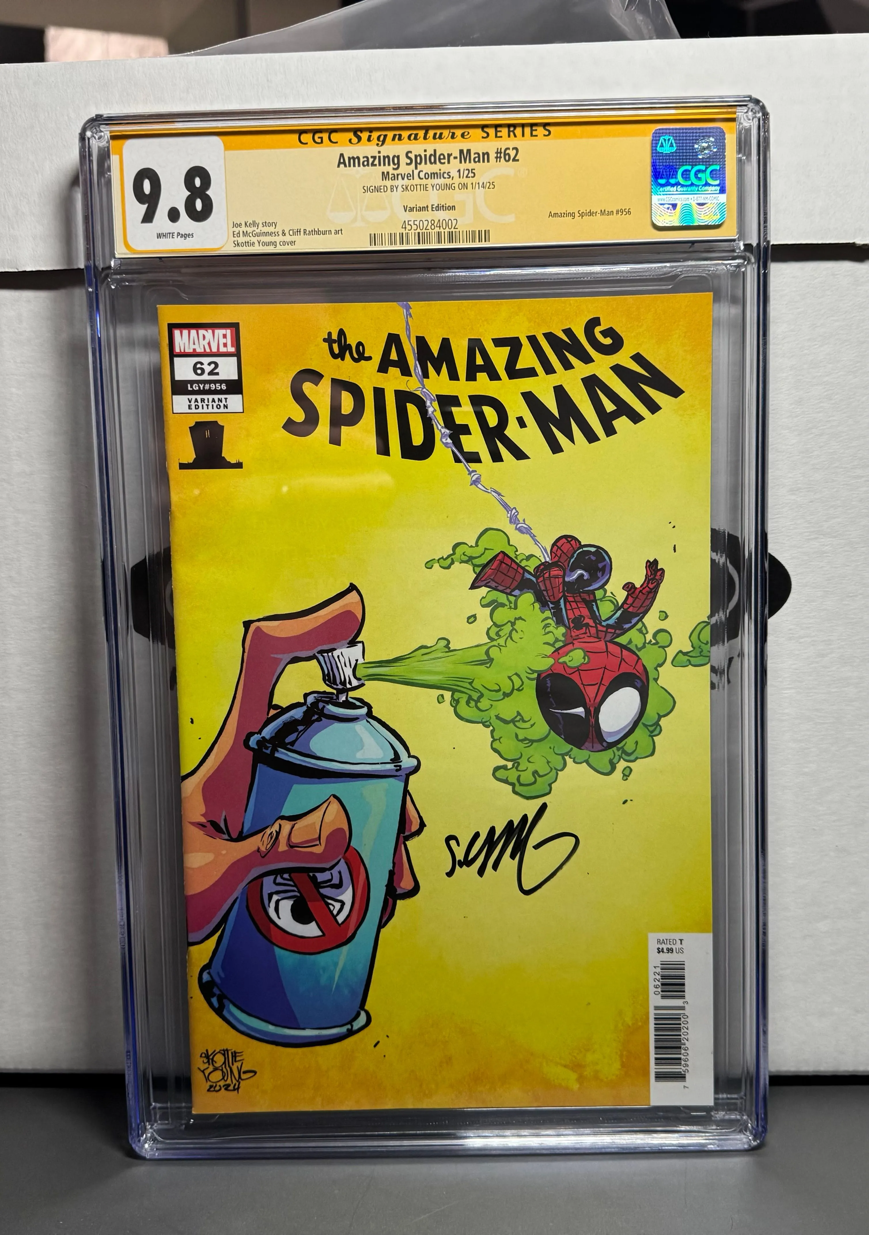 Product image for Amazing Spider-Man 62: Skottie Young