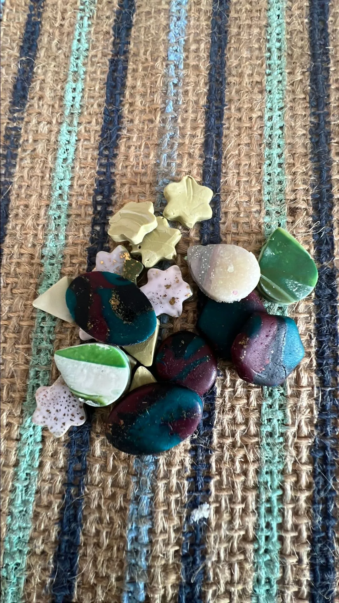 Product image for Mixed Set of 19 Small Shapes