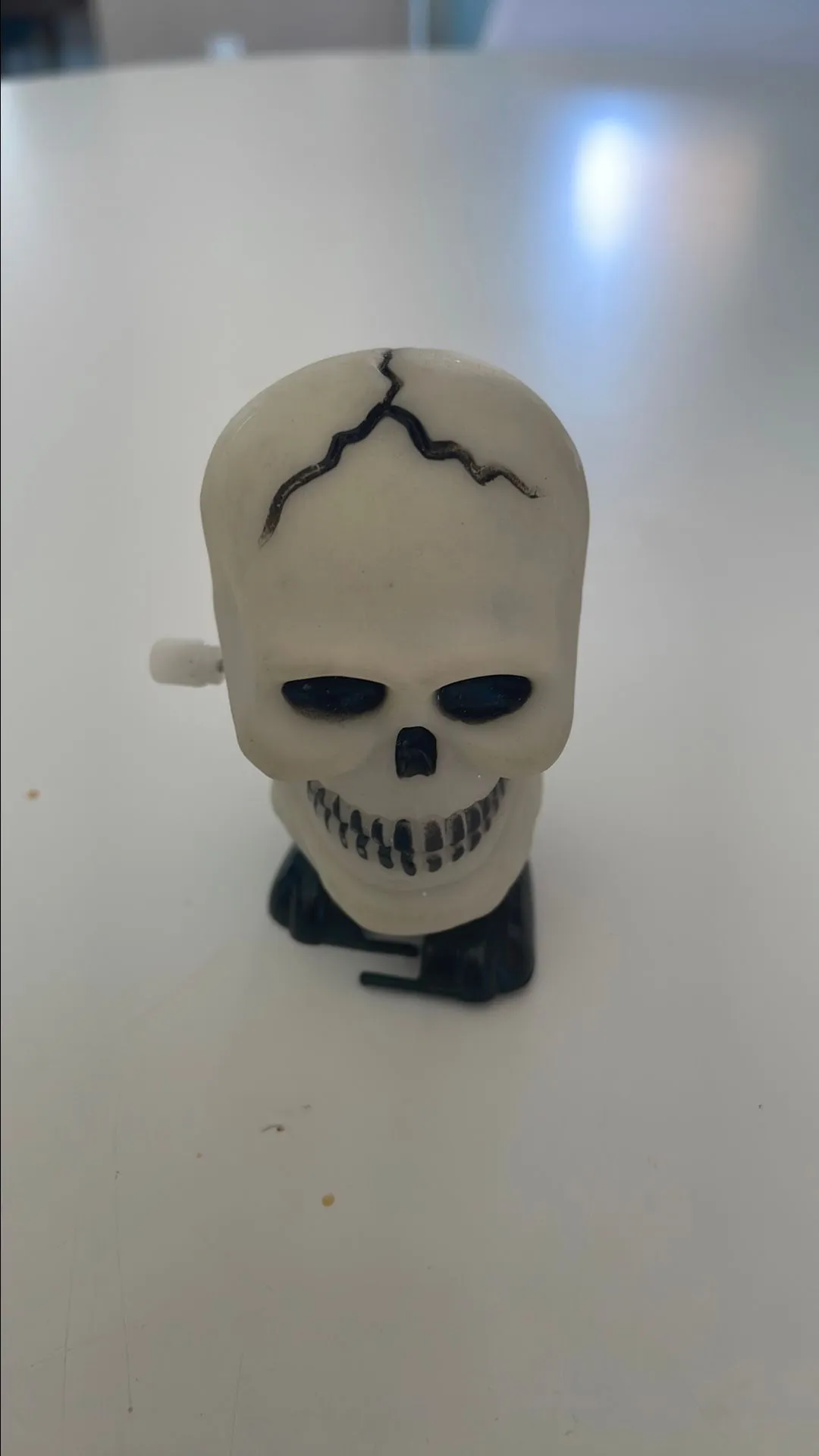 Product image for Vintage wind-up glow in the dark skull