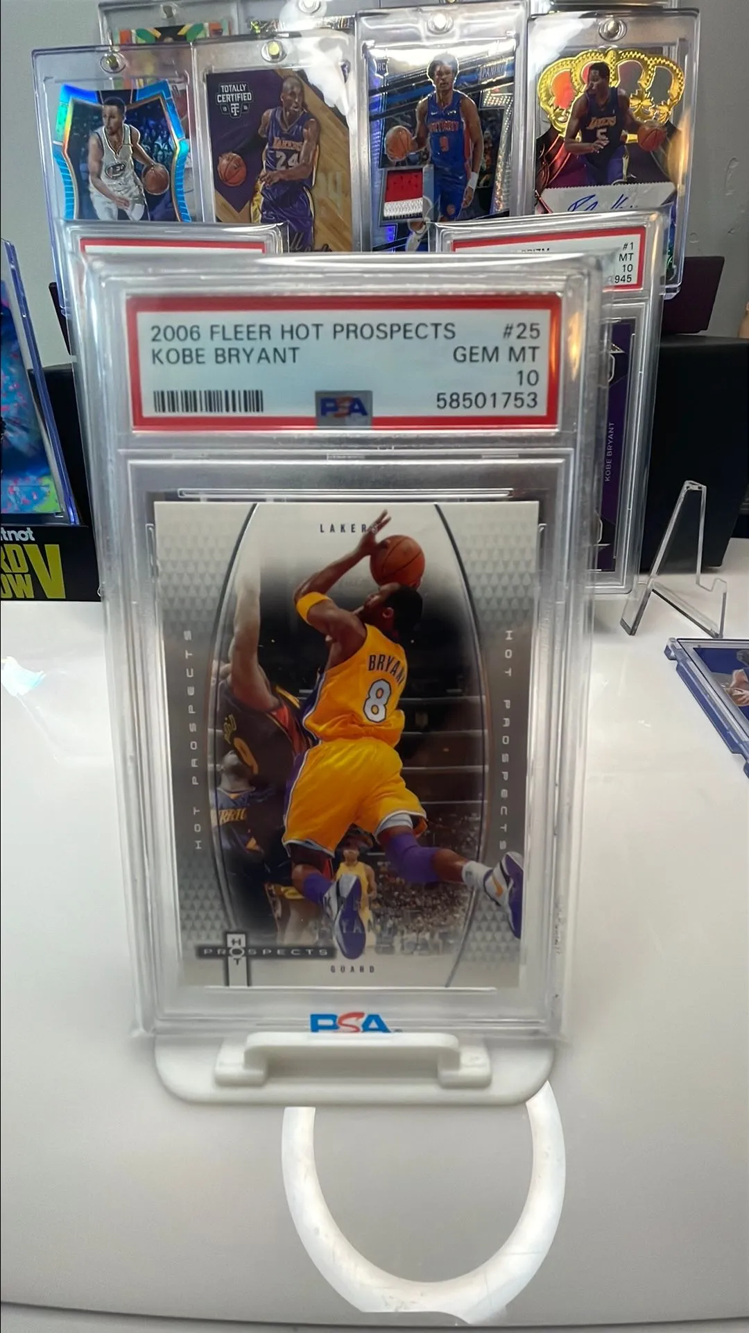Product image for 2006 Fleer Kobe Bryant Gem 10