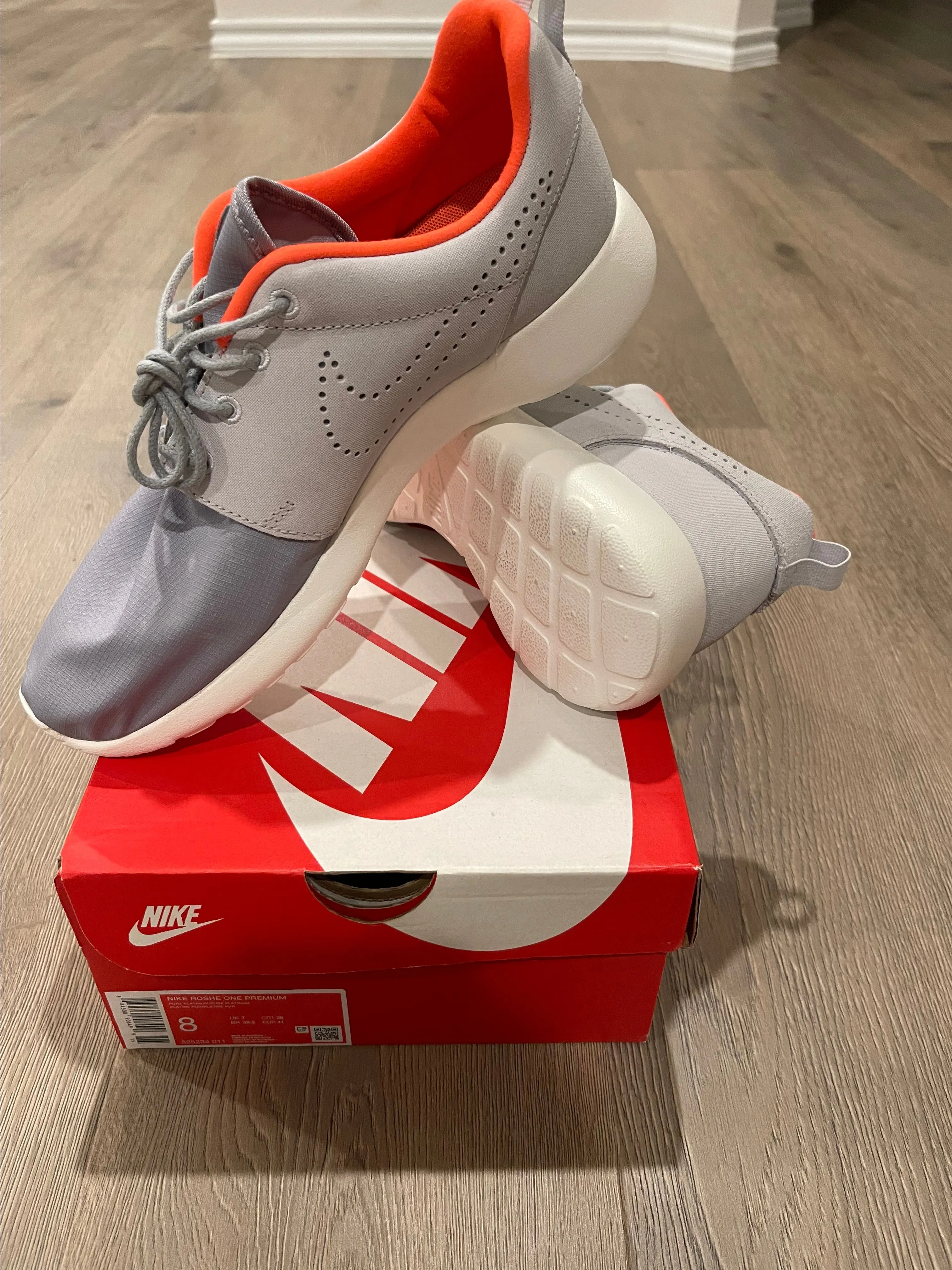 Product image for NIKE Men's Roshe One Premium