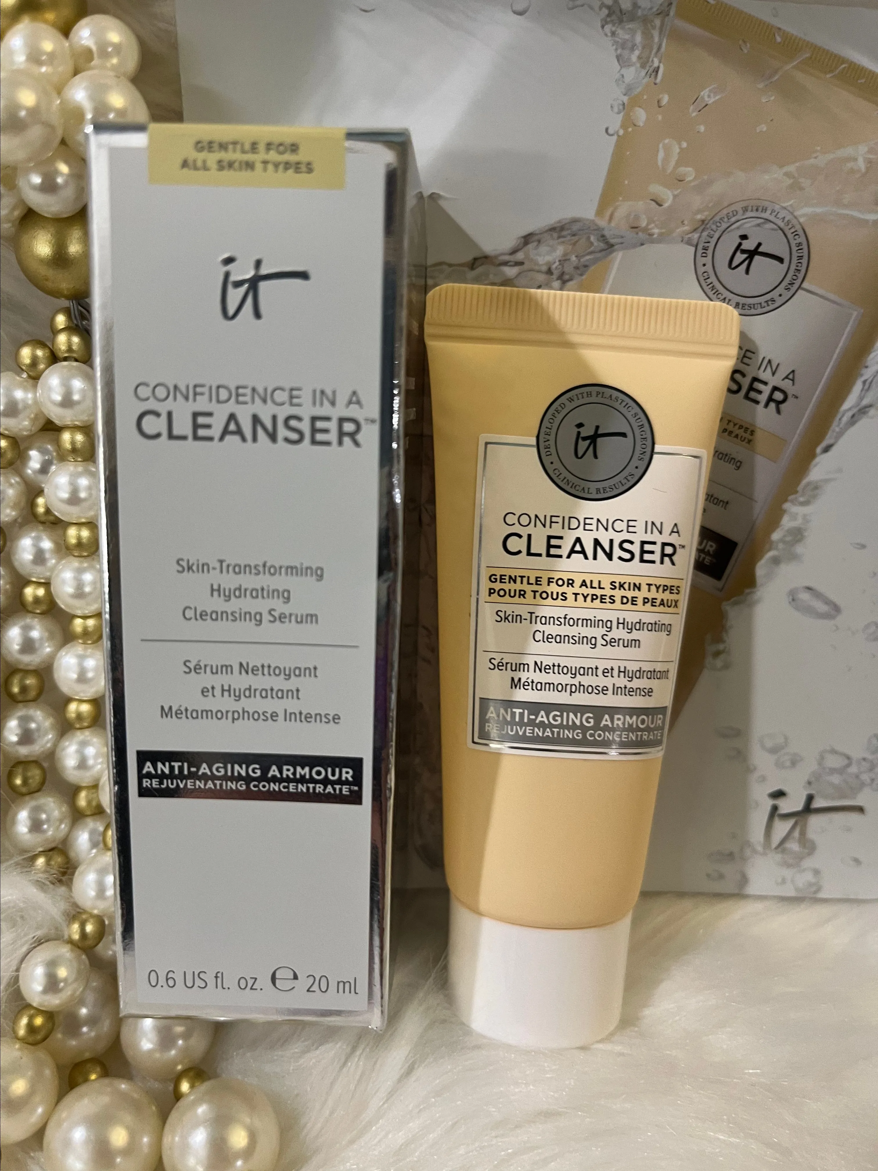 Product image for BEAUTY #89 IT COSMETICS CONFIDENCE IN A CLEANSER NEW IN BOX