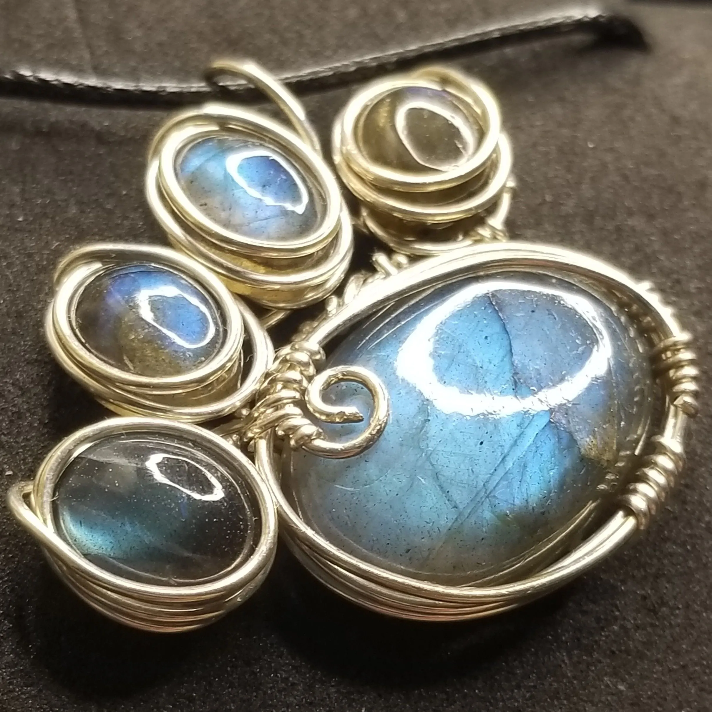 Product image for Labradorite pawprint in sterling silver