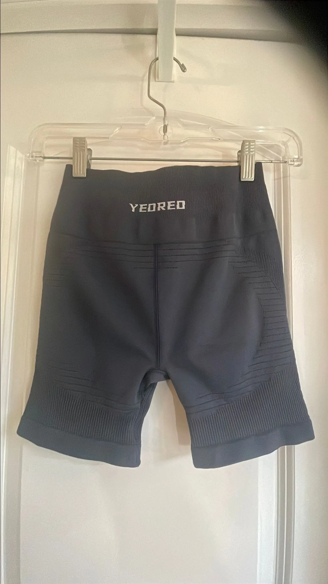 Listing Image Blurred Background