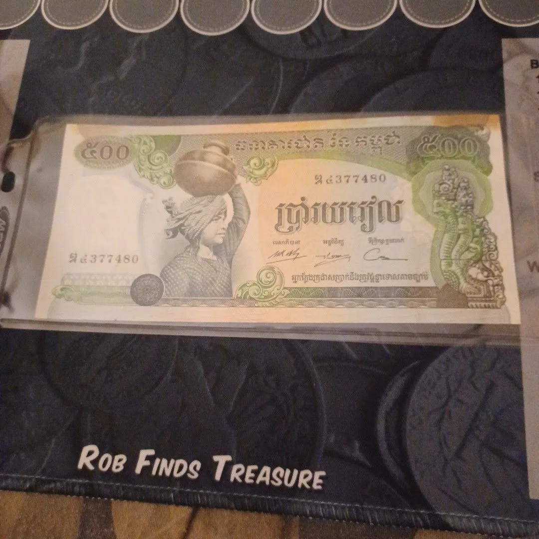 Product image for Foreign currency lot 31