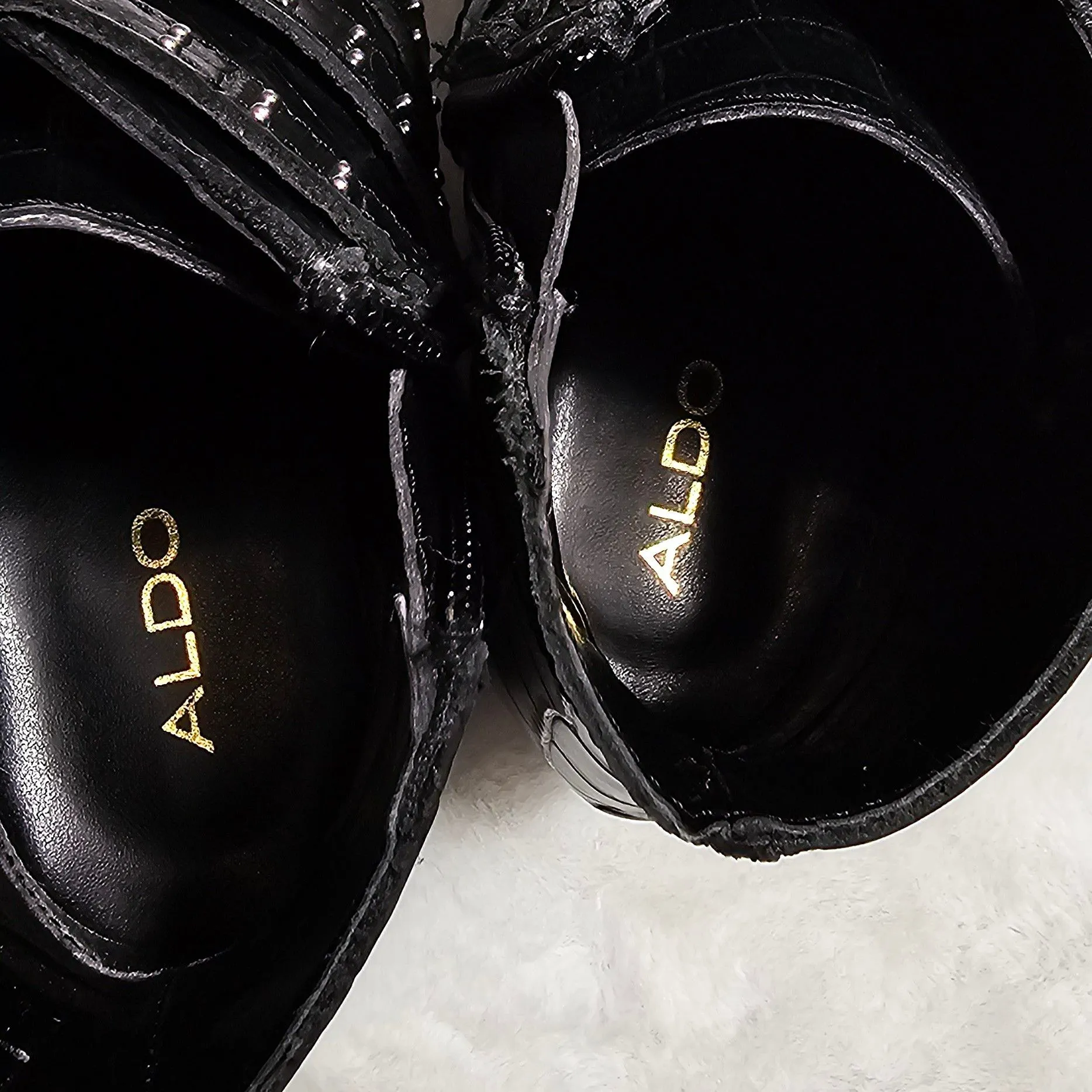 Product image for NWOT, No box Roxy studded.booties US 6