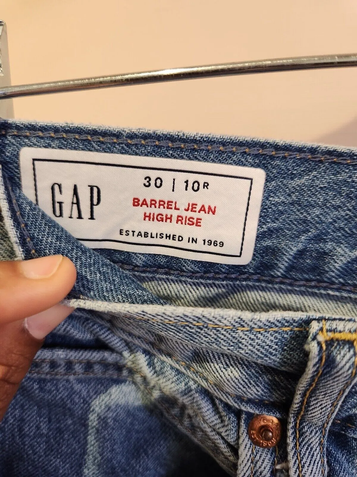 Listing Image Blurred Background