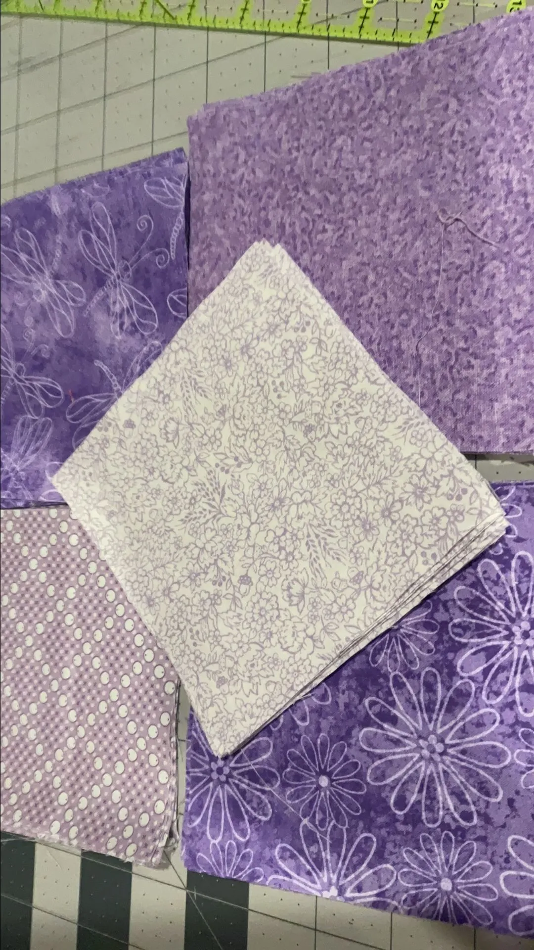 Product image for 40 piece 5" x 5" purple