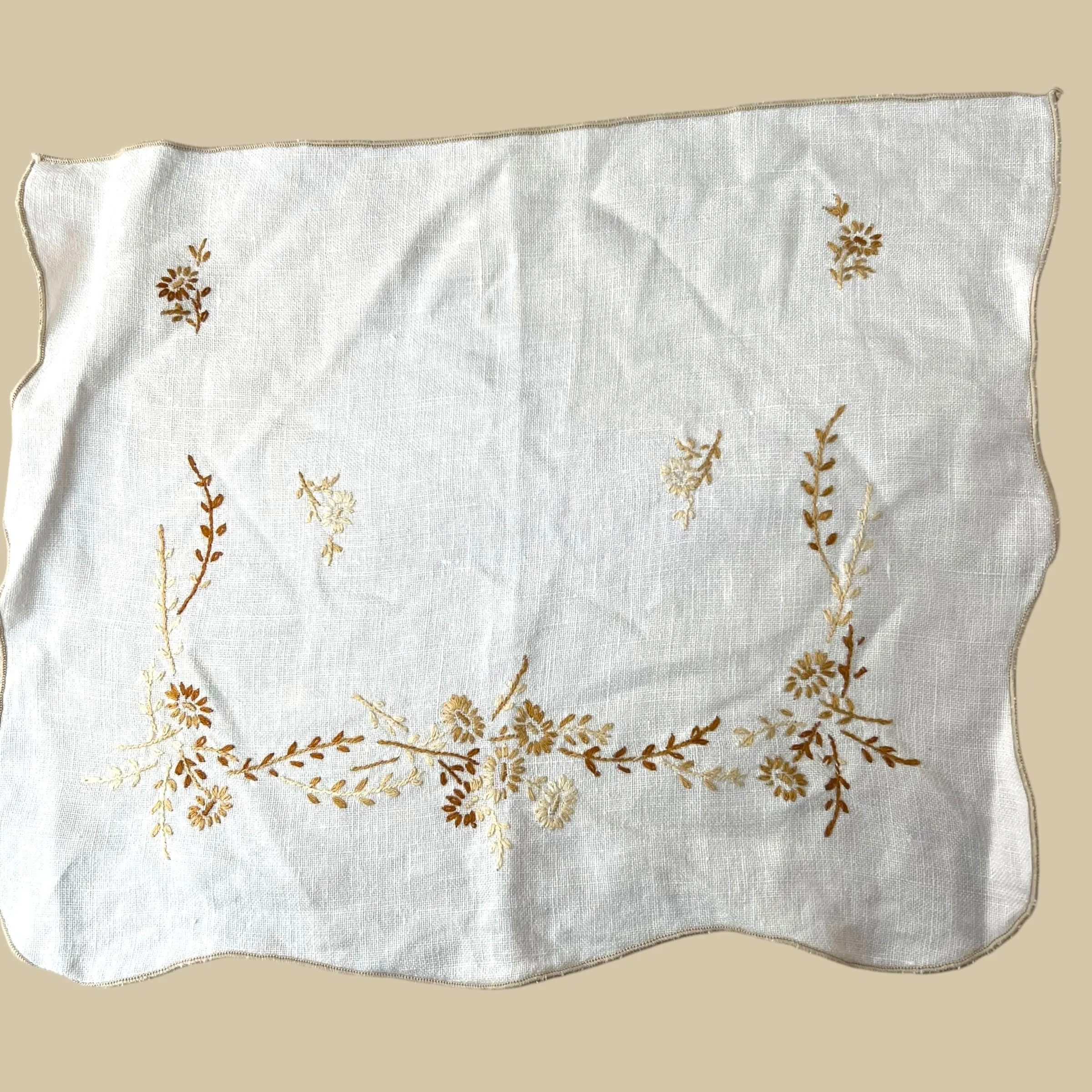 Product image for 025a linen embroidered single placemat runner
