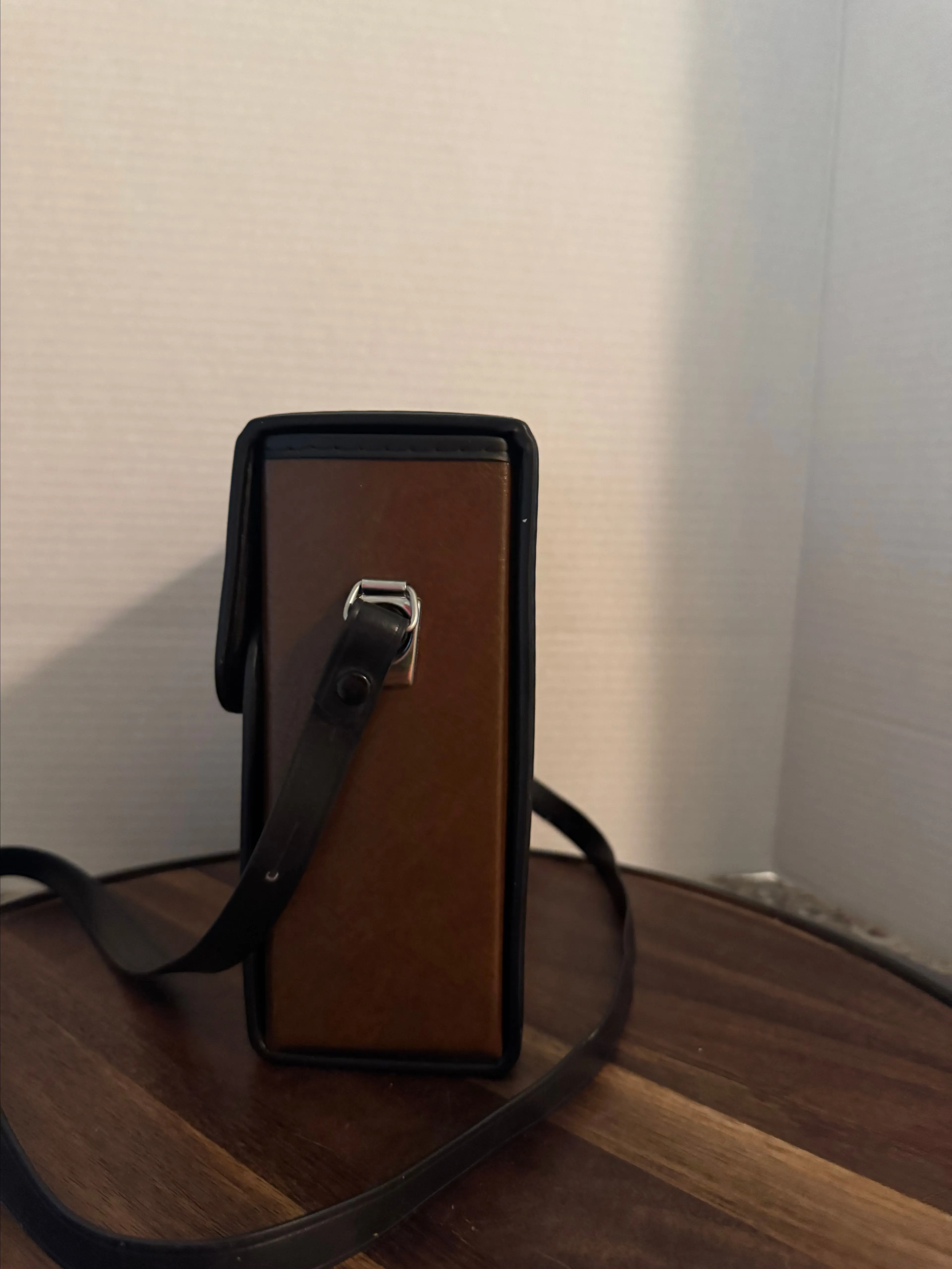 Listing Image Blurred Background
