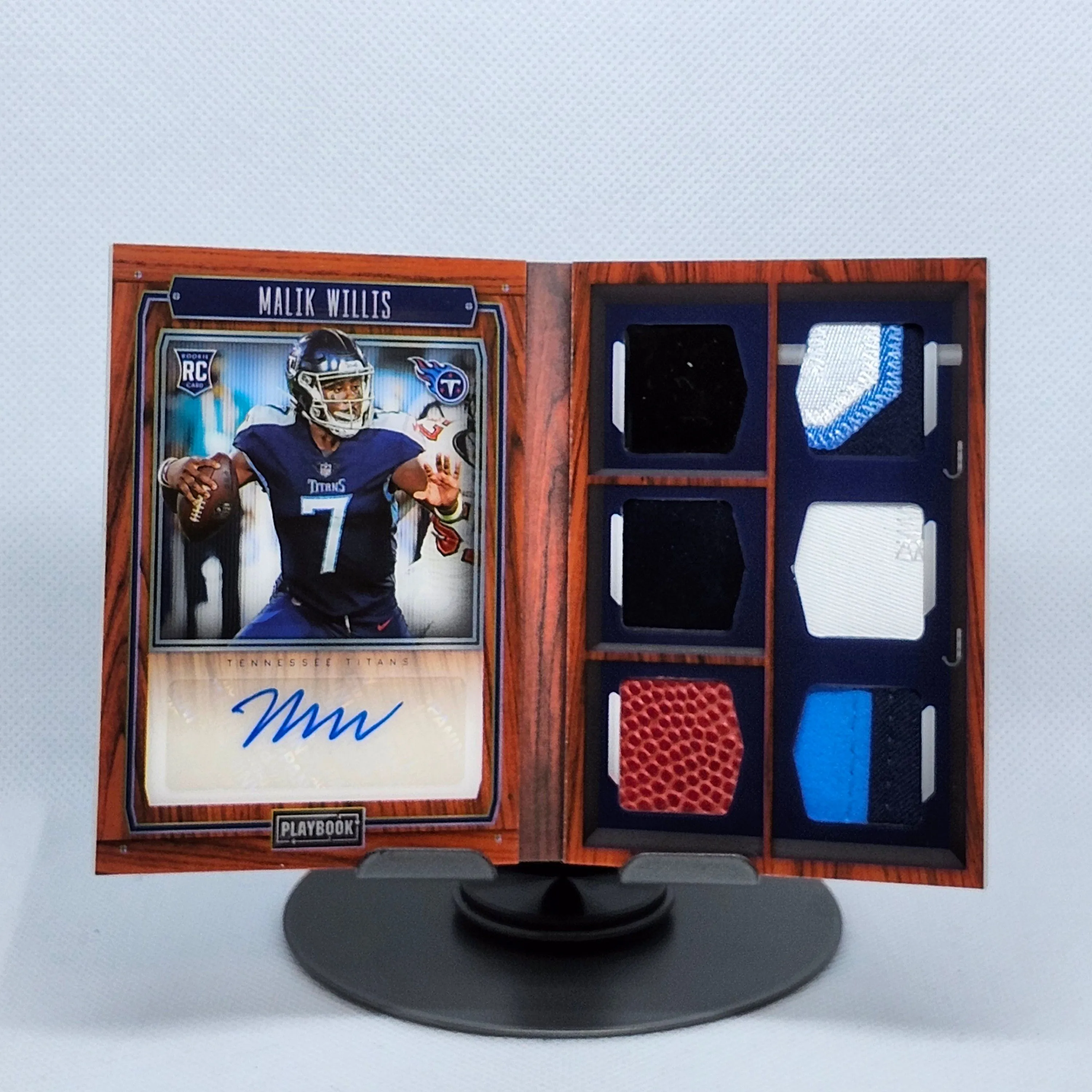 Product image for Playbook Malik Willis Rookie Signature Locker RPA booklet /99