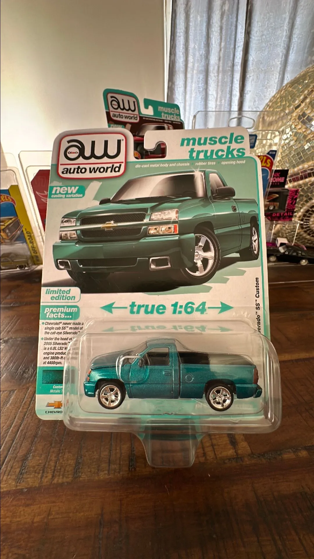 Product image for AUTOWORLD 2005 Chevy Silverado SS Custom