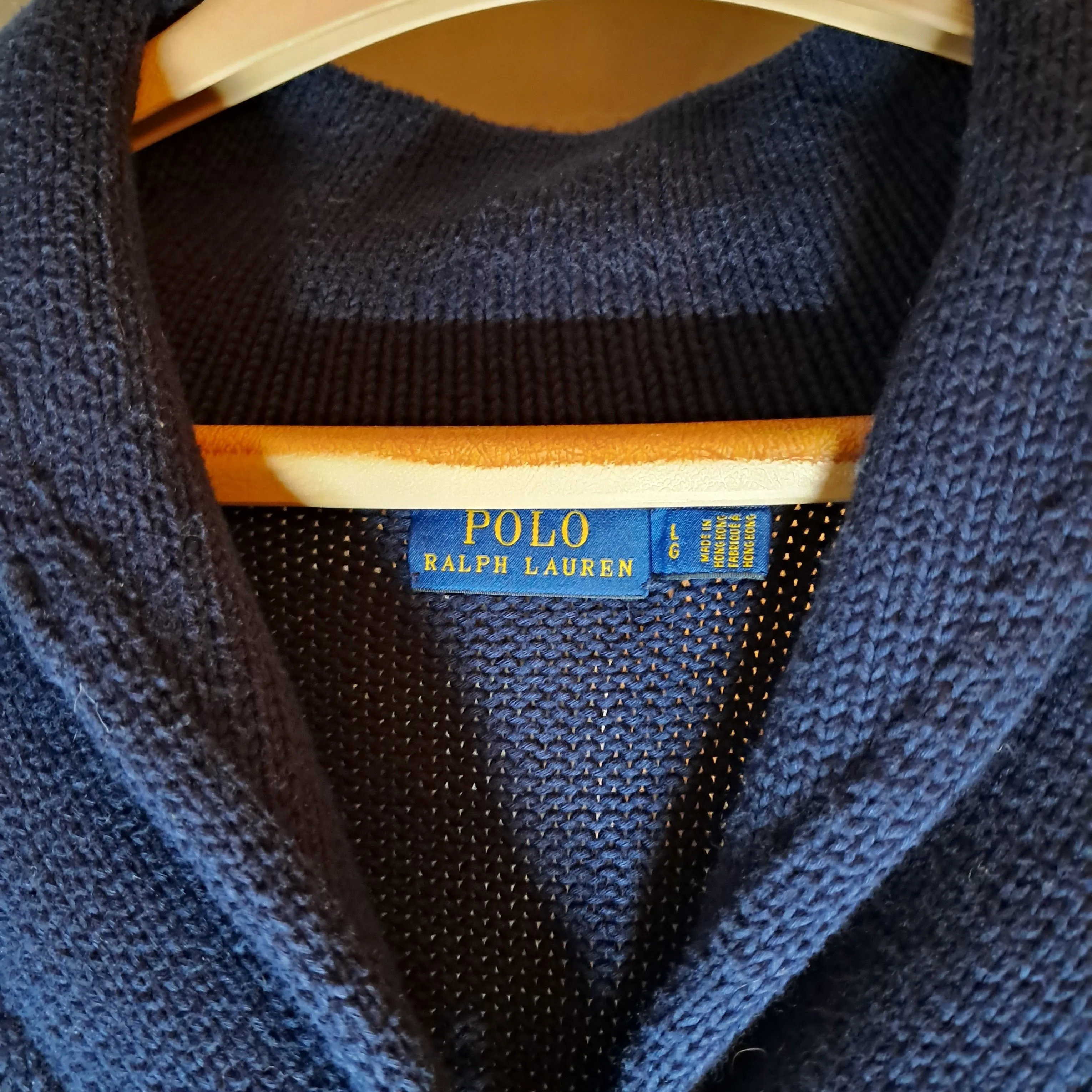 Listing Image Blurred Background