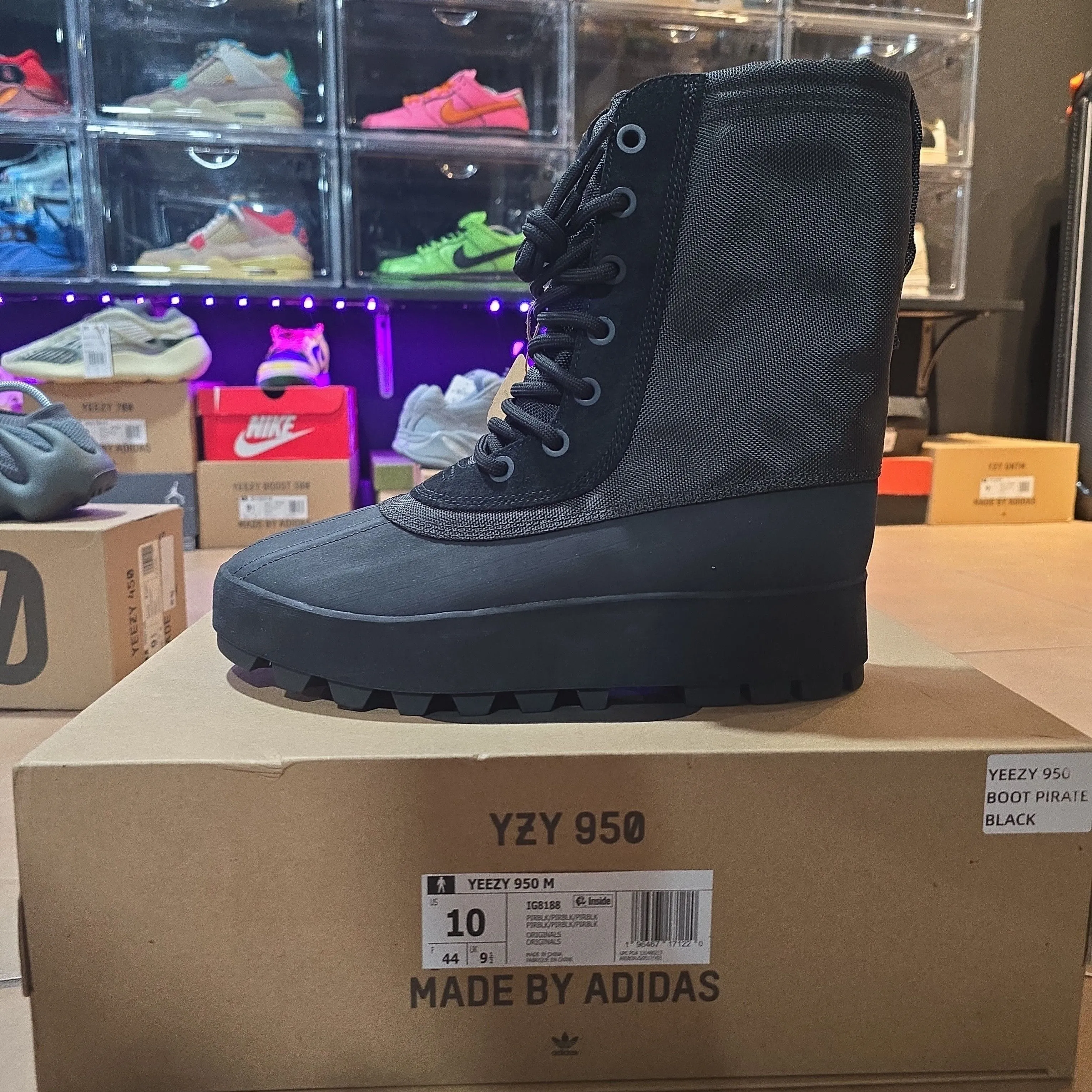 adidas gazelle silver green womens YEEZY Yeezy 950 Duckboot 