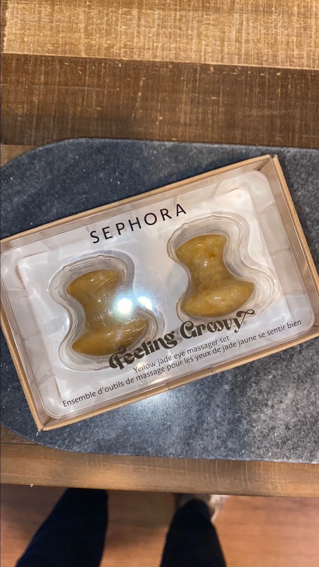 Product image for FEELING GROOVY YELLOW JADE EYE MASSAGING SET NEW
