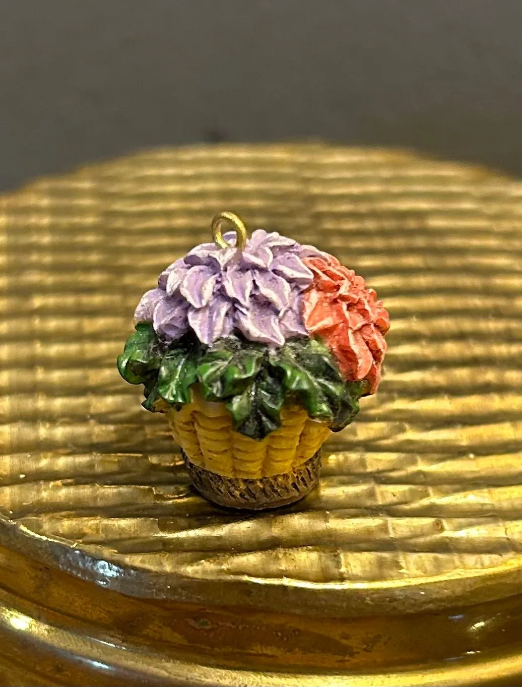 Product image for #49 Resin Flower Basket