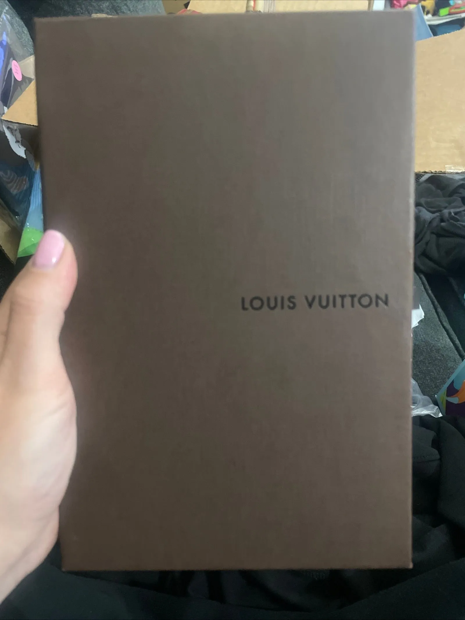 Listing Image Blurred Background
