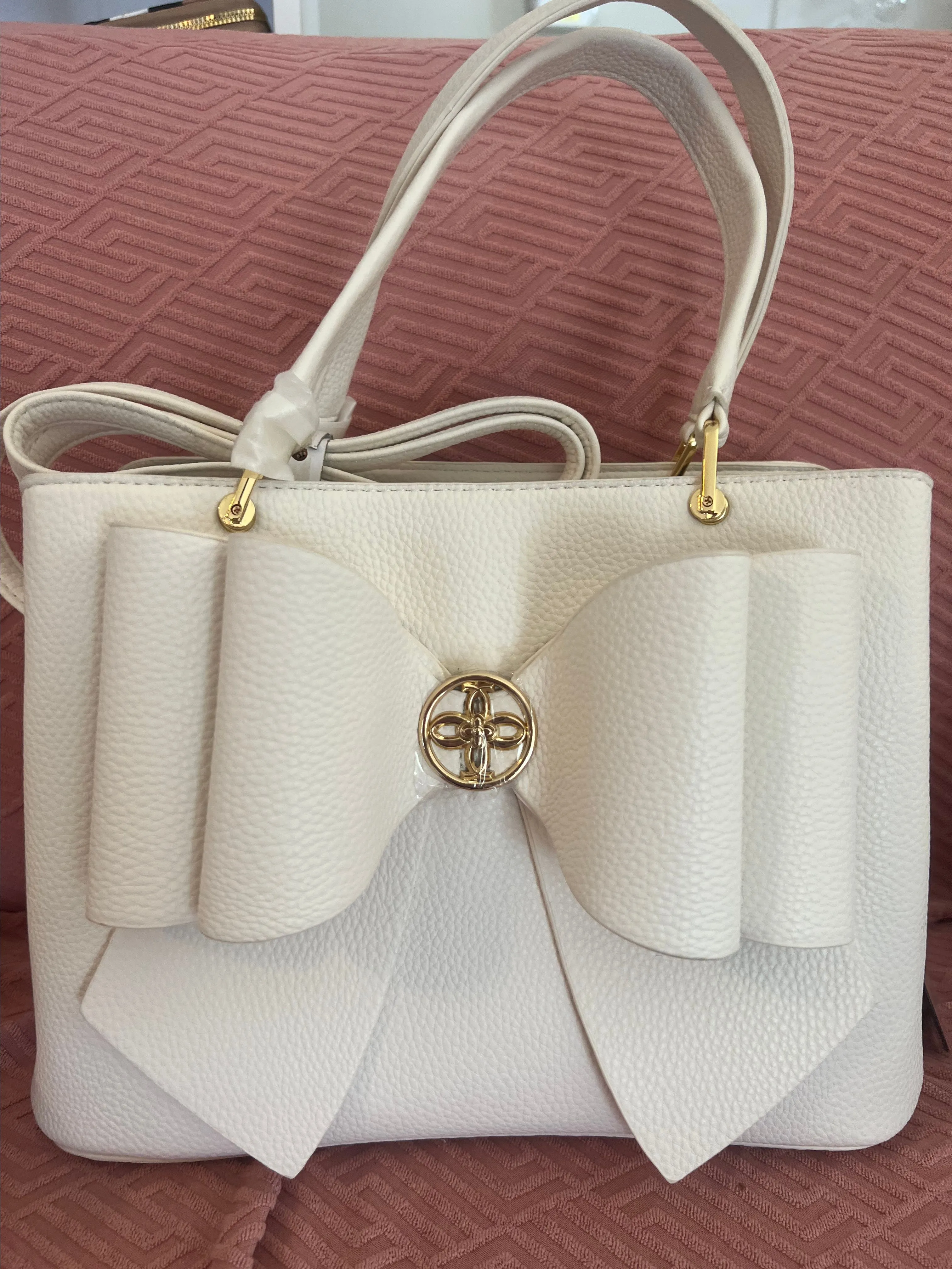 Product image for Crossi White Bow Bag! Gorgeous!!!