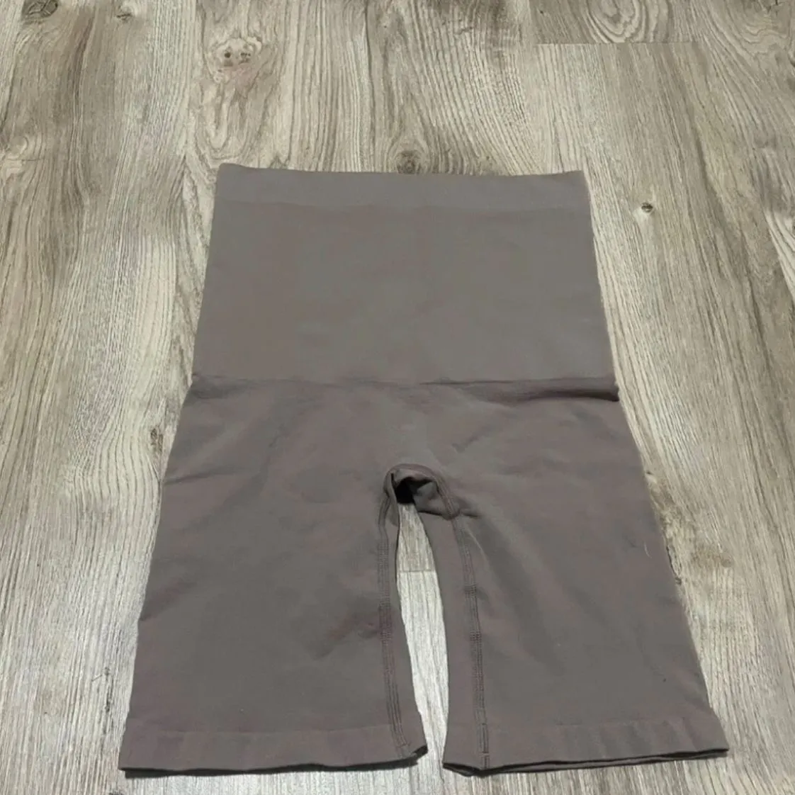 Product image for NWOT-Skims Shape Wear 4x 5x