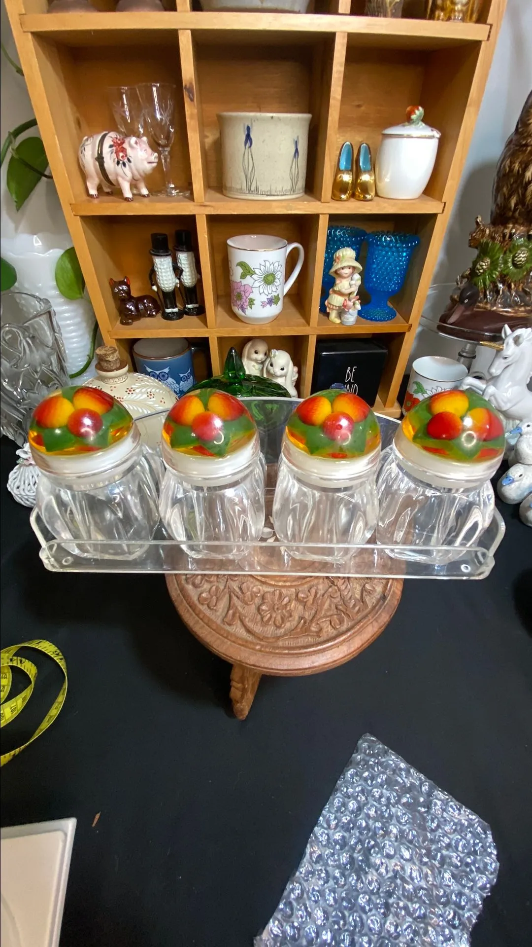 Product image for 17. Vintage Spice Rack  4 Jars- Lucite Lids w/ strawberries