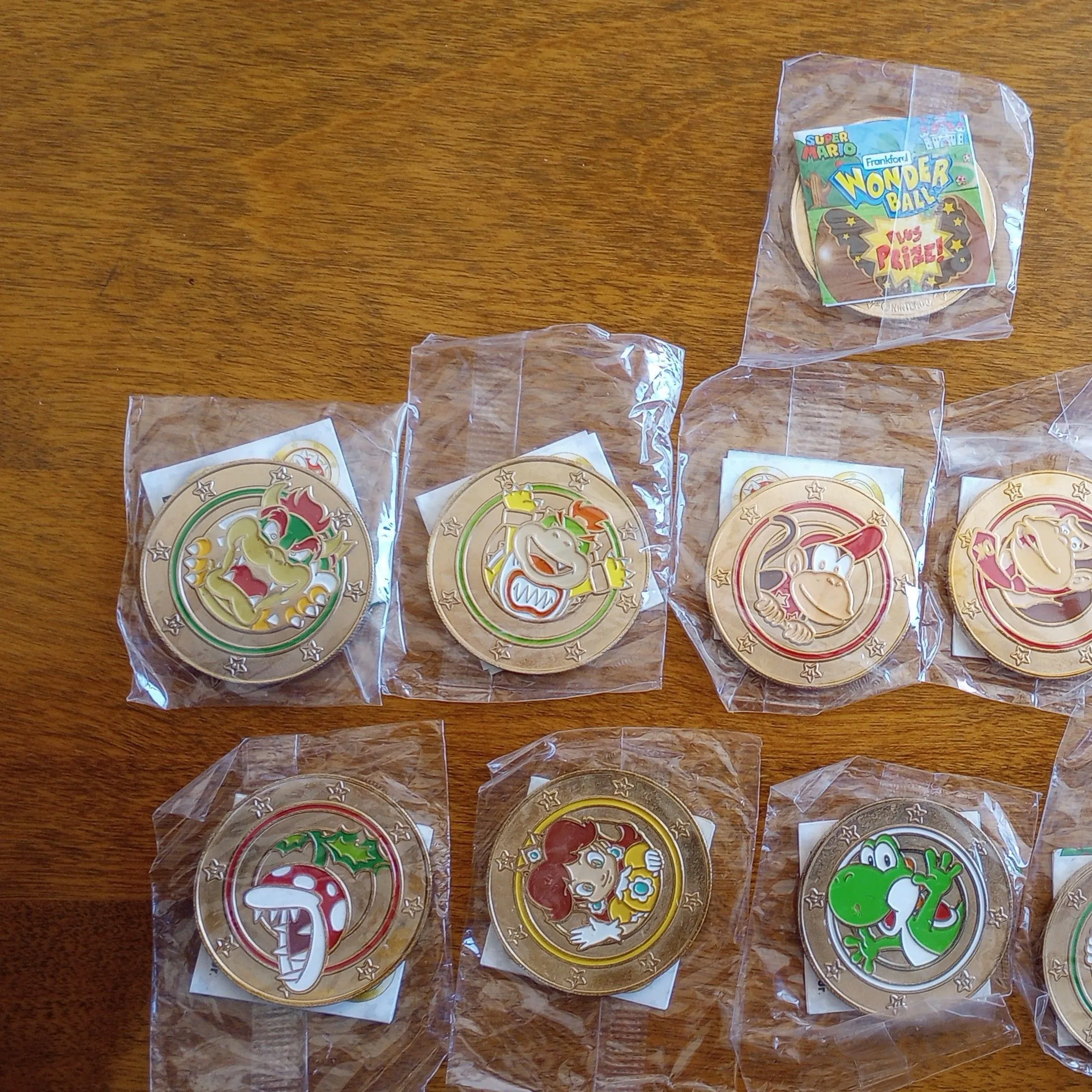 Product image for Frankford Wonder Ball Gold Coins: Super Mario Bros, Series 1