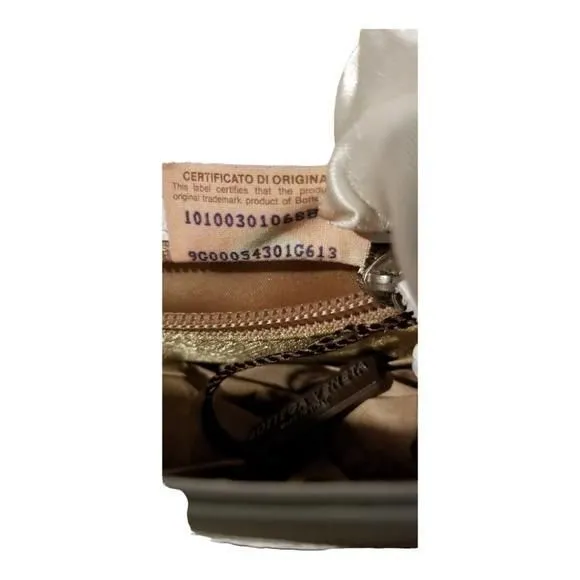 Listing Image Blurred Background