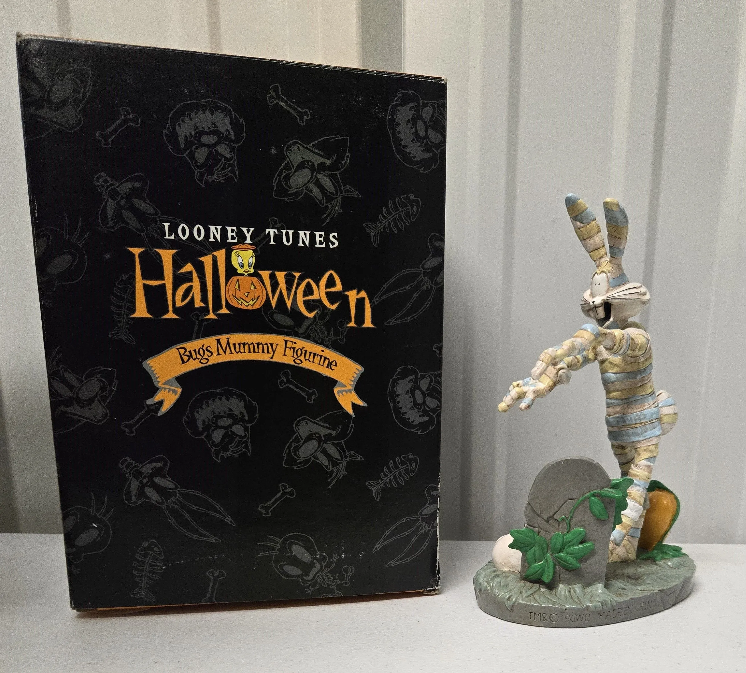Product image for RARE! Looney Tunes Bugs Bunny Standing Mummy Halloween Figurine Statue