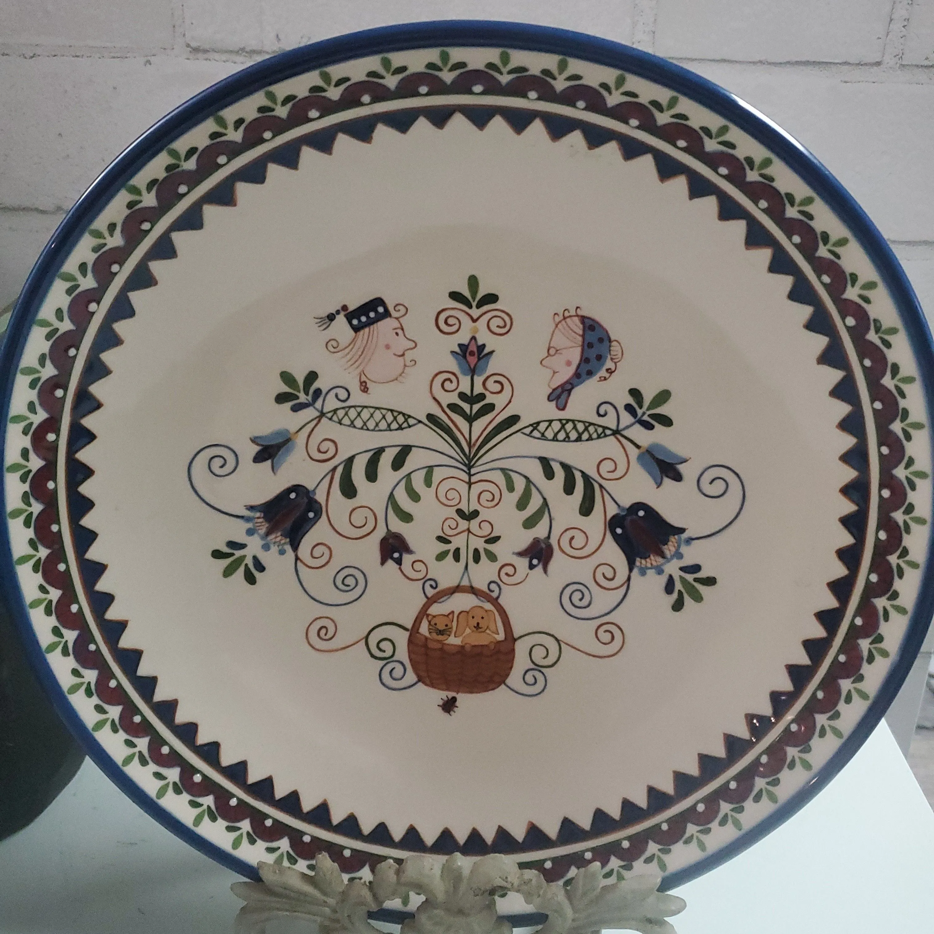 Product image for Demdaco 2003 Oma's House 10.5" Round Serving Bowl Heinrich Leonhard