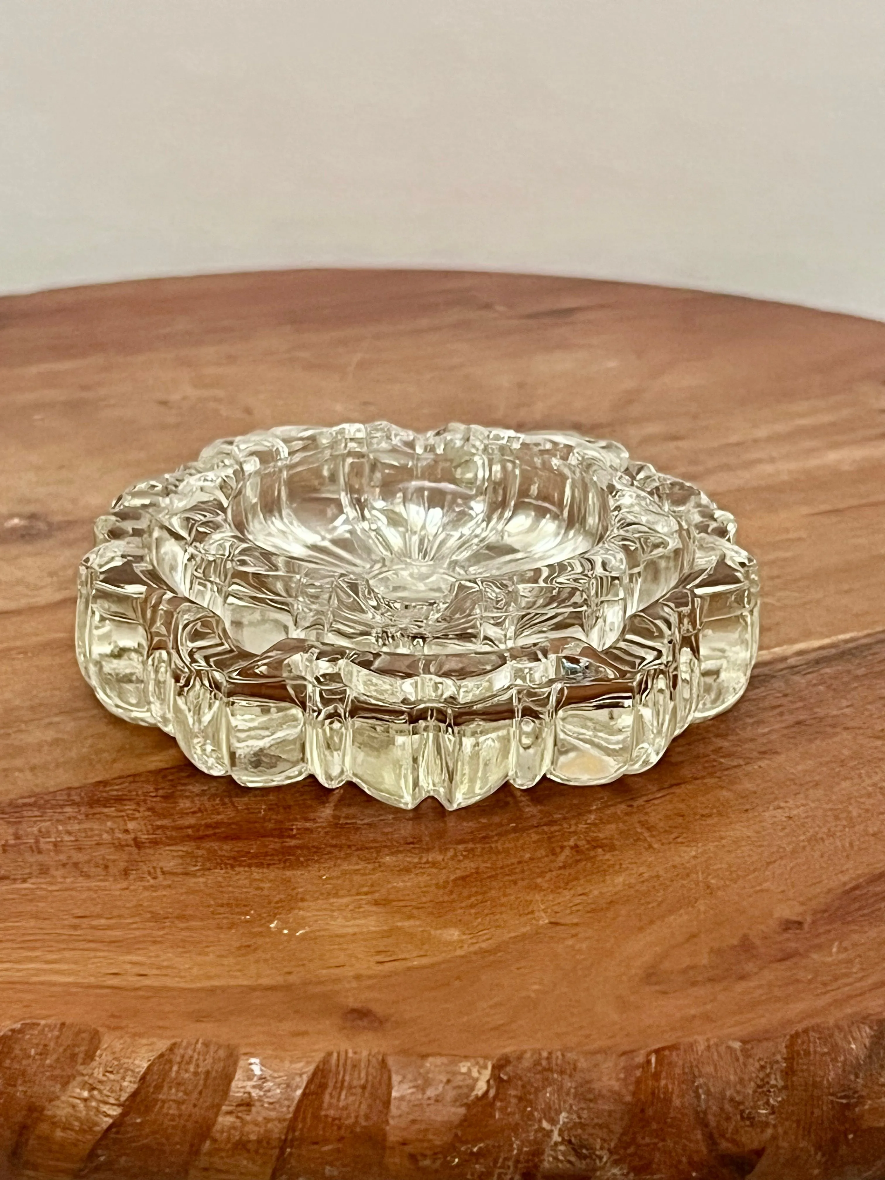 Product image for Nesting Glass Ashtrays Set of 2