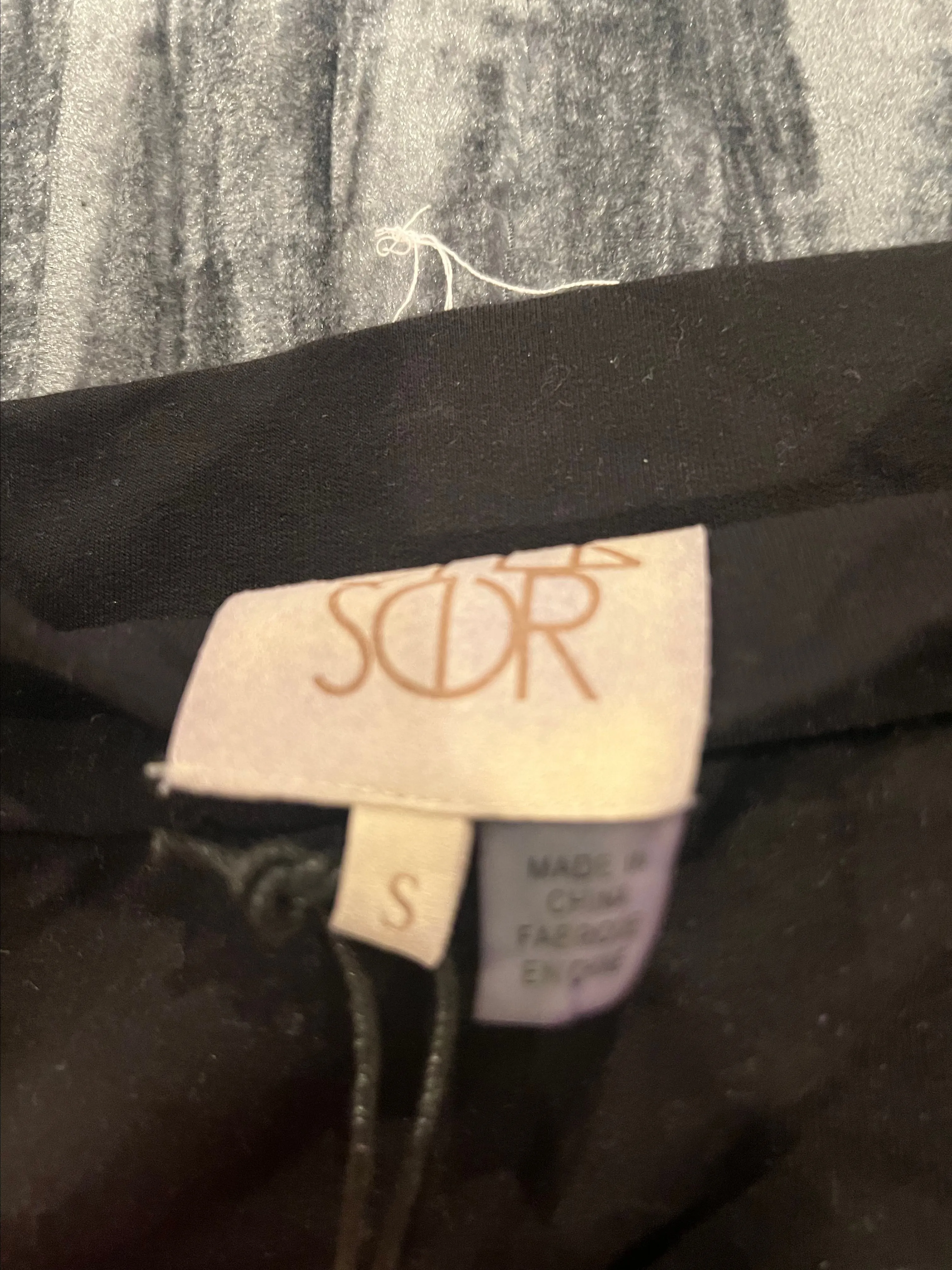 Listing Image Blurred Background