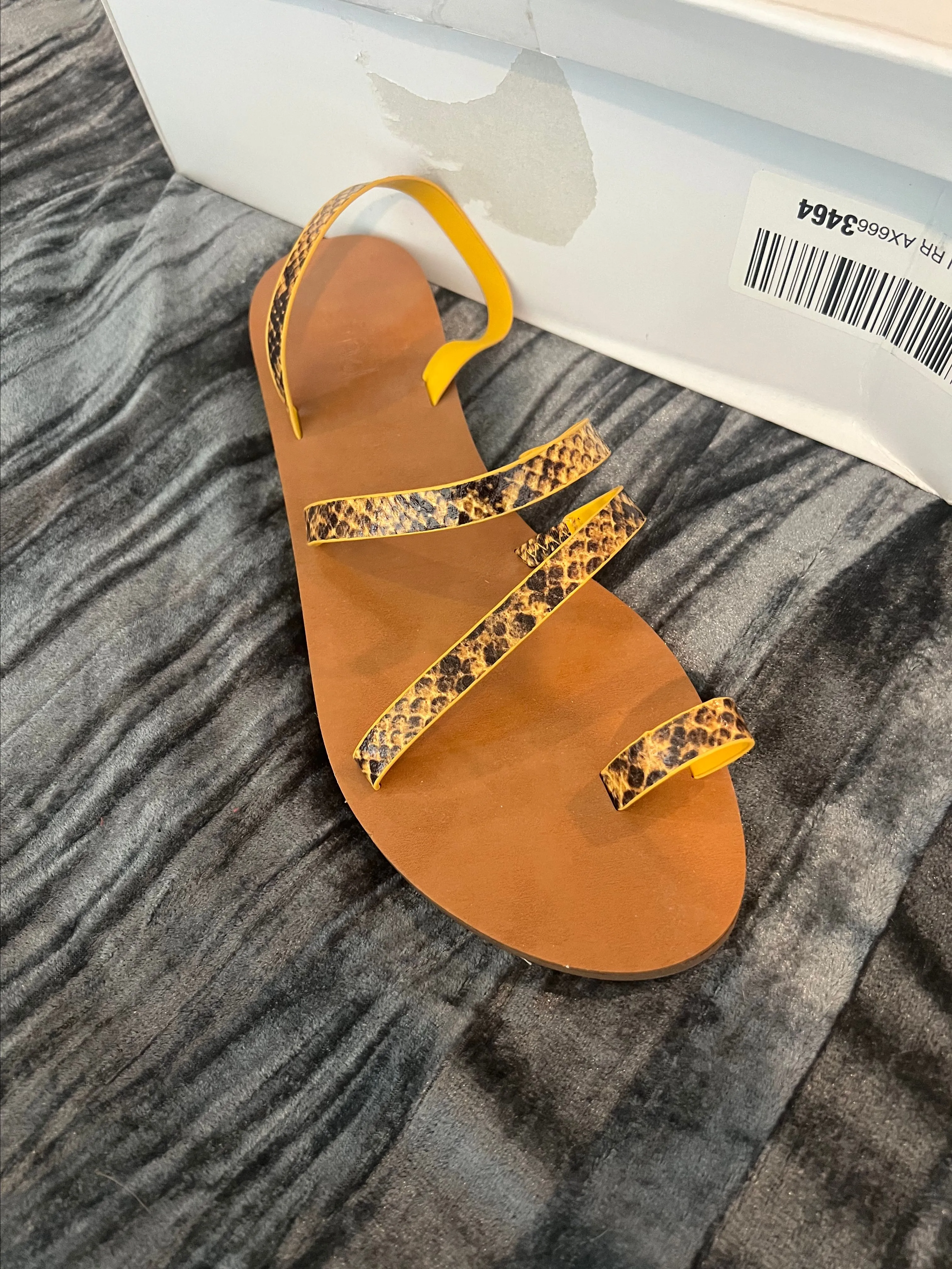 Product image for Leopard scandals yellow