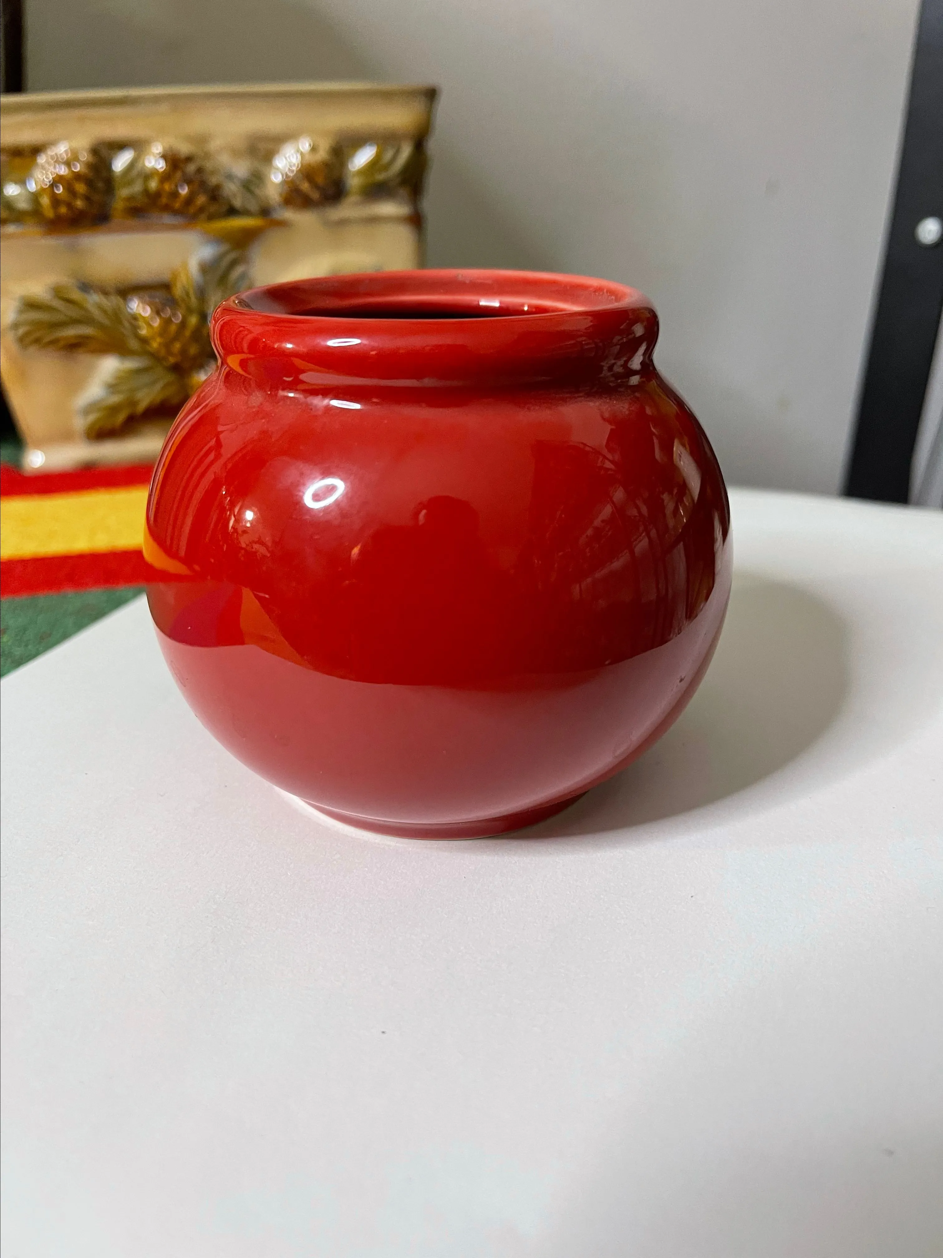 Product image for London Ceramic Globe Pot Apple Red Made In Britain