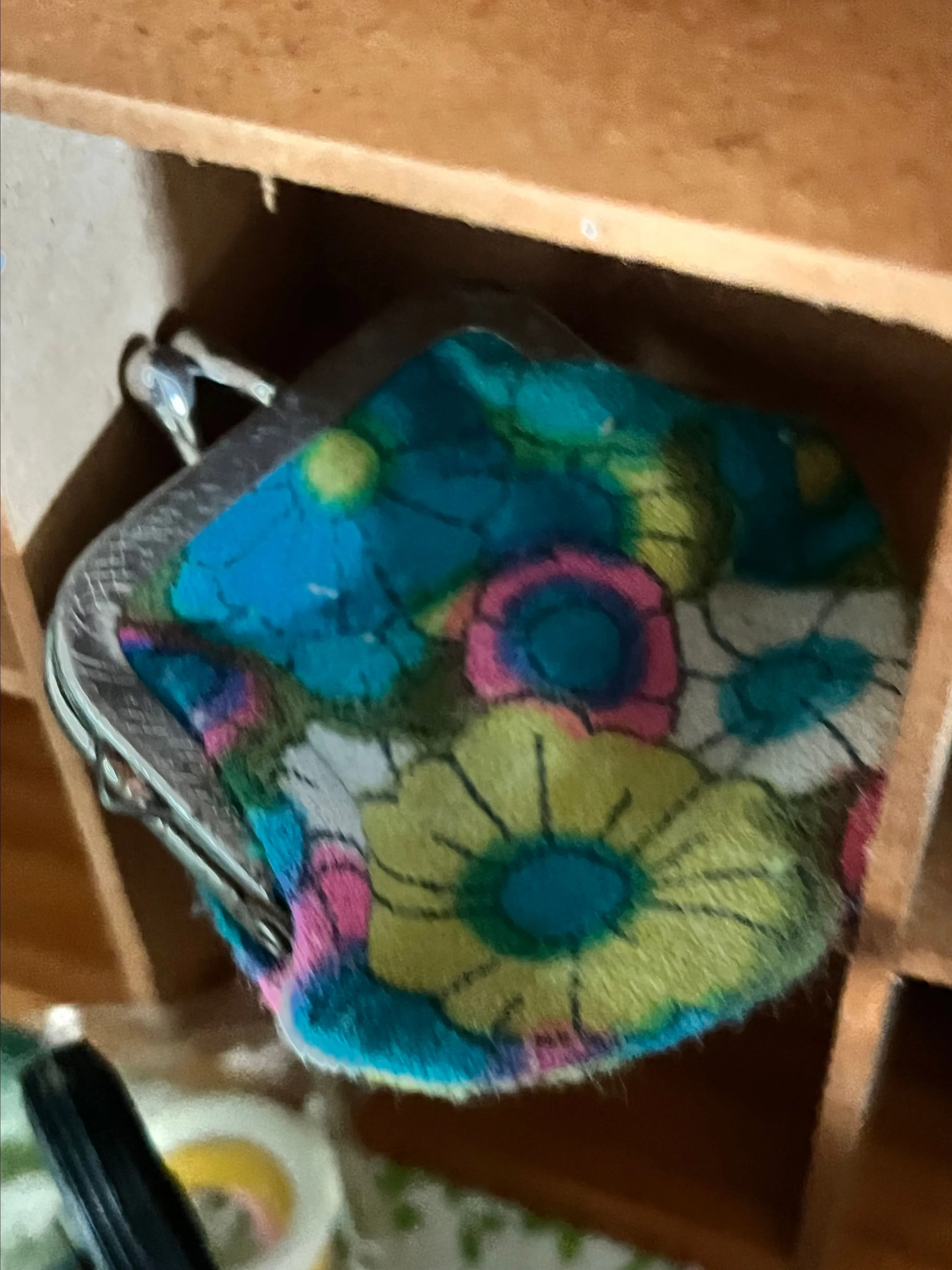 Product image for 16 Vintage miniature change purse 1970s adorable metal clasp