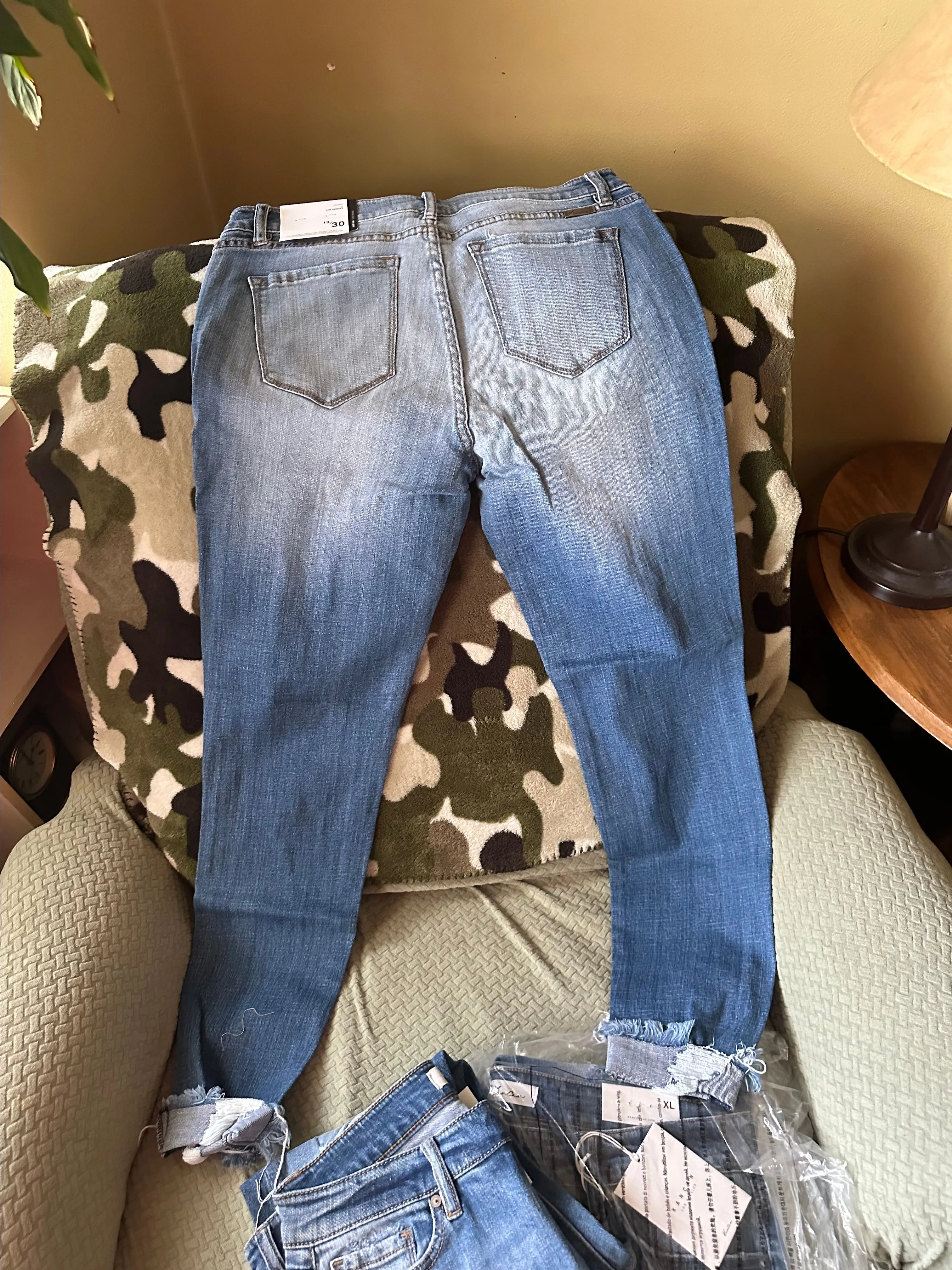 Listing Image Blurred Background